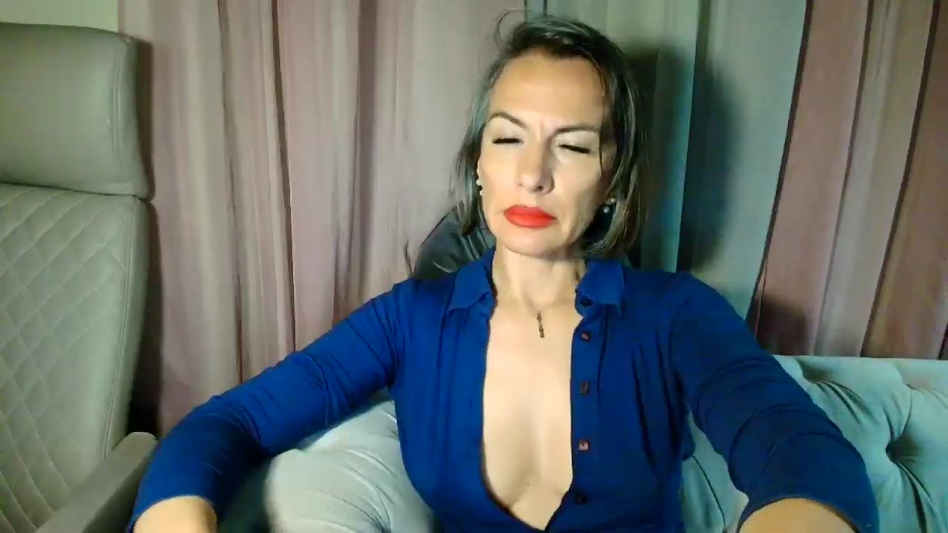 Gallery image thumbnail from Aarte_miss's myfreecams stream on, 06/01/2025, 01:20 image 3 of 20