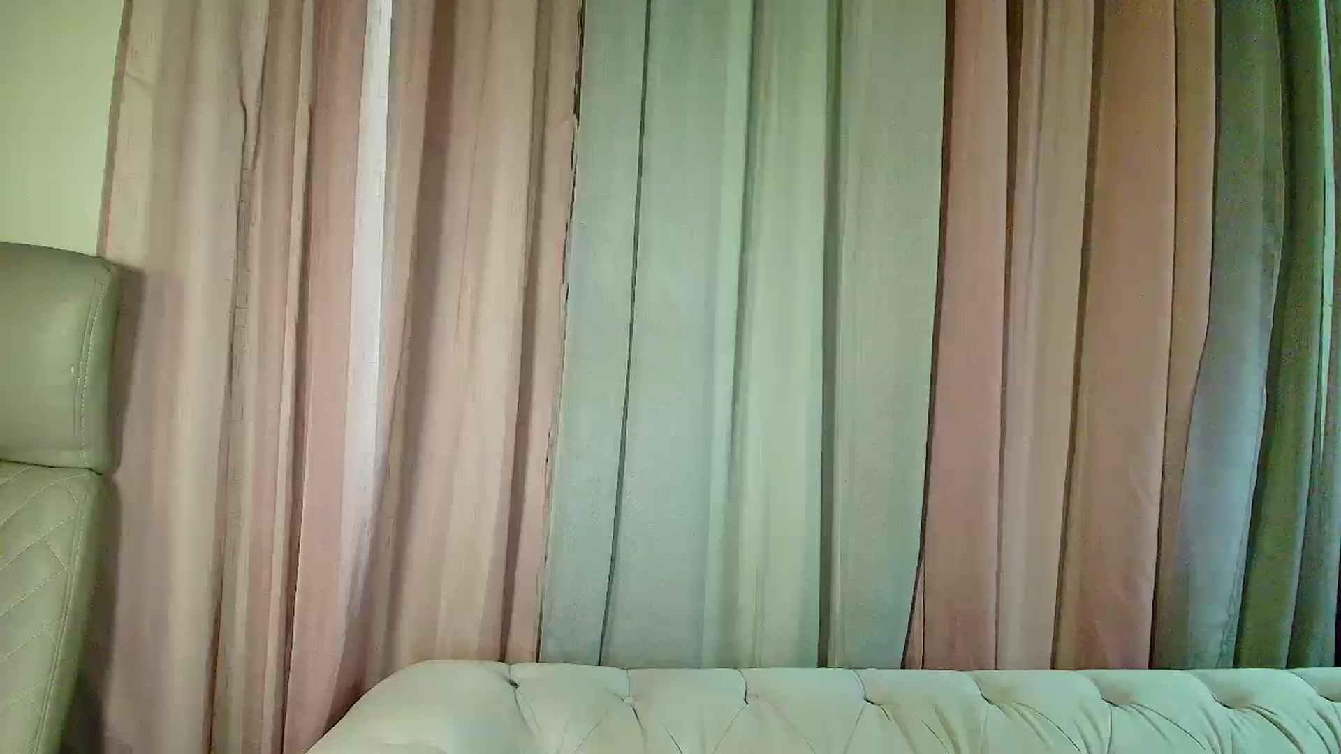 Gallery image thumbnail from Aarte_miss's myfreecams stream on, 06/08/2025, 03:55 image 13 of 20