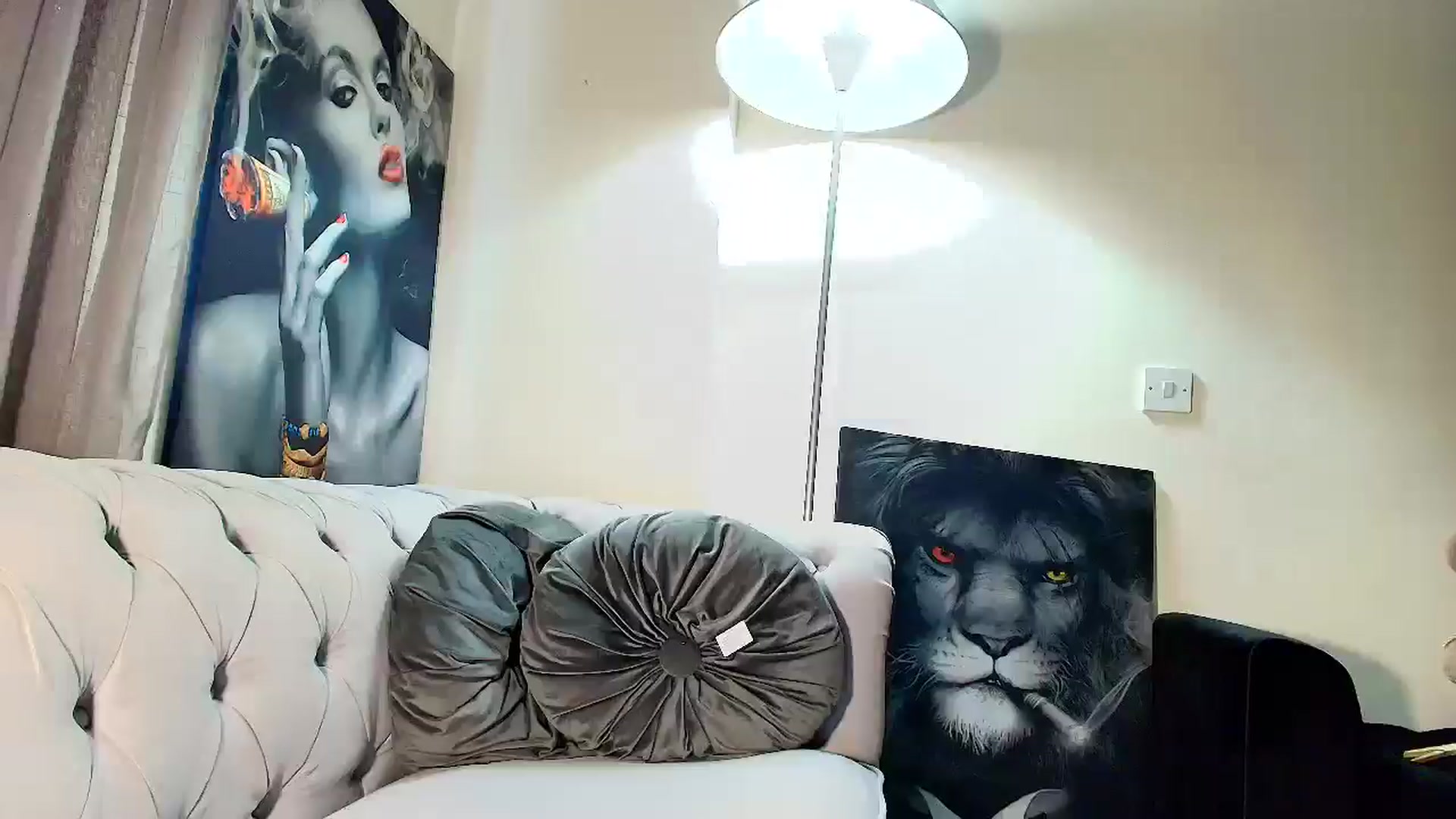 Gallery image thumbnail from Aarte_miss's myfreecams stream on, 06/27/2025, 04:00 image 20 of 20
