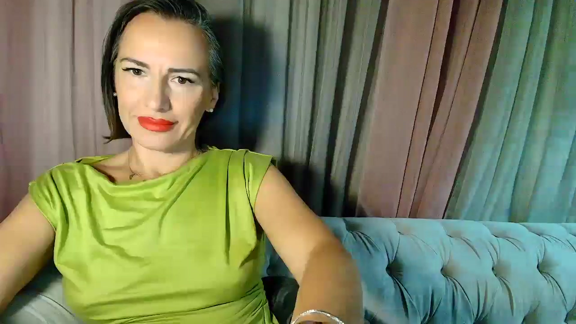 Gallery image thumbnail from Aarte_miss's myfreecams stream on, 09/01/2025, 24:00 image 5 of 20