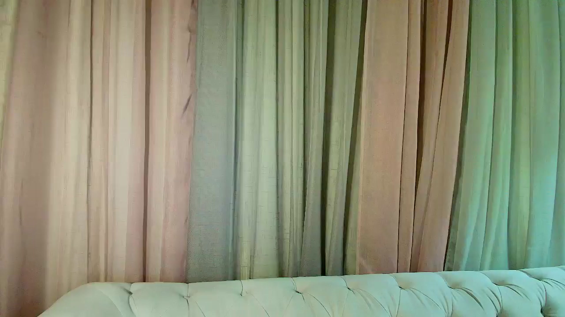 Gallery image thumbnail from Aarte_miss's myfreecams stream on, 09/01/2025, 24:00 image 11 of 20