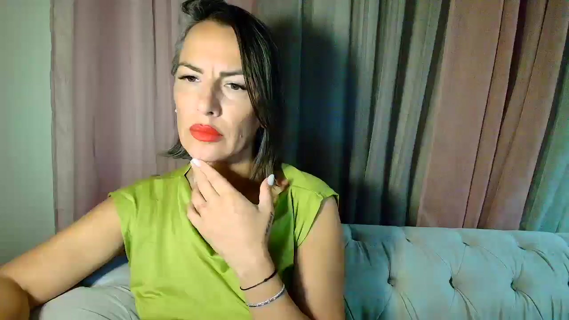 Gallery image thumbnail from Aarte_miss's myfreecams stream on, 09/01/2025, 03:57 image 3 of 20