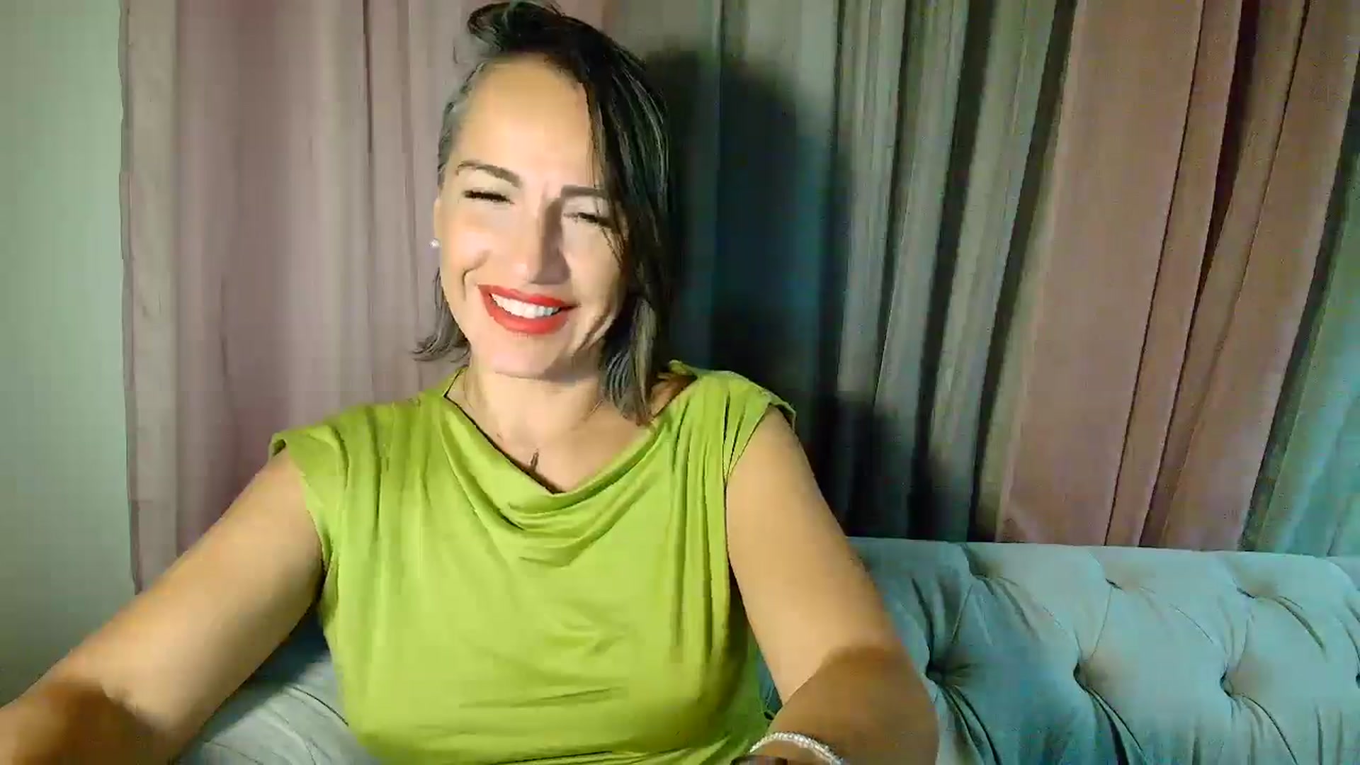 Gallery image thumbnail from Aarte_miss's myfreecams stream on, 09/01/2025, 03:57 image 2 of 20