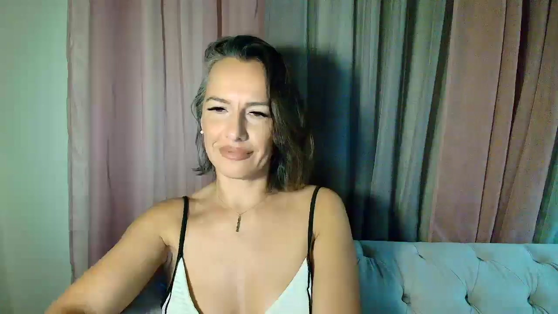 Gallery image thumbnail from Aarte_miss's myfreecams stream on, 09/04/2025, 24:02 image 16 of 20