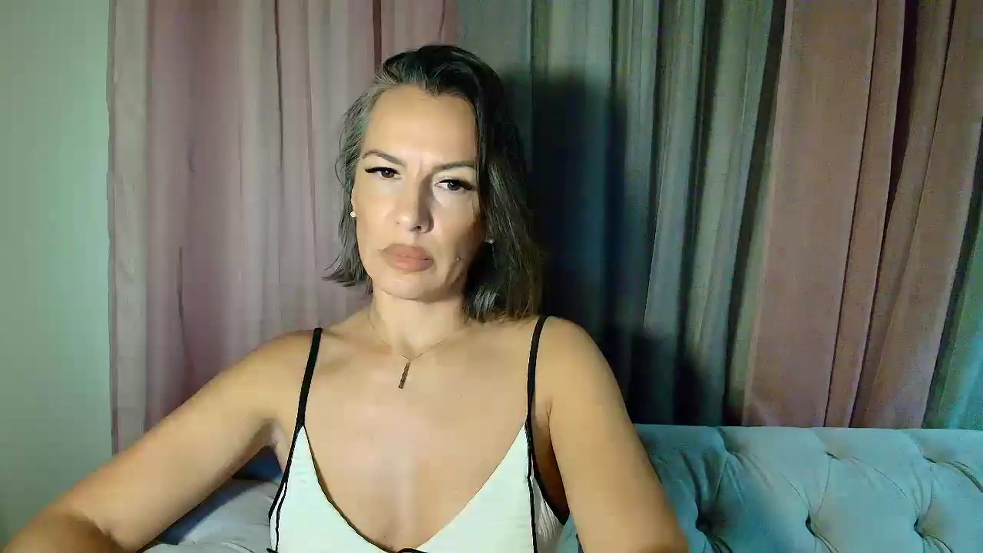 Gallery image thumbnail from Aarte_miss's myfreecams stream on, 09/04/2025, 24:02 image 14 of 20