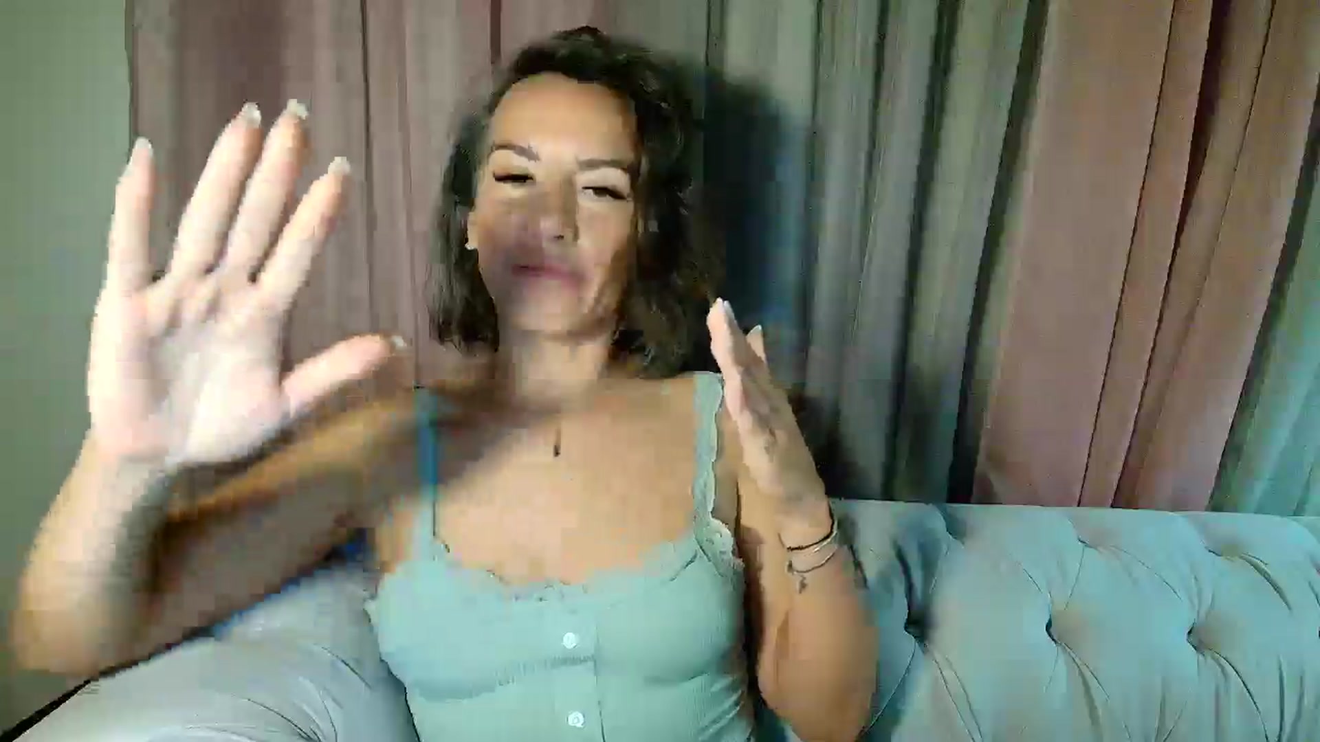 Gallery image thumbnail from Aarte_miss's myfreecams stream on, 09/06/2025, 02:12 image 16 of 20