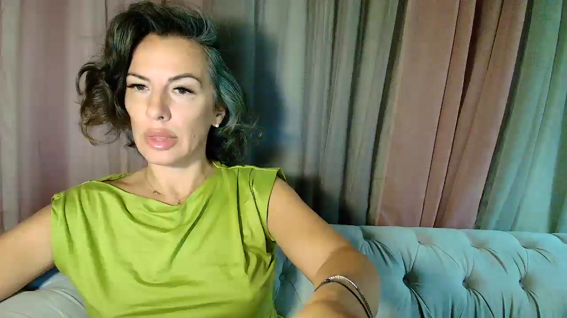 Gallery image thumbnail from Aarte_miss's myfreecams stream on, 09/14/2025, 24:29 image 6 of 20