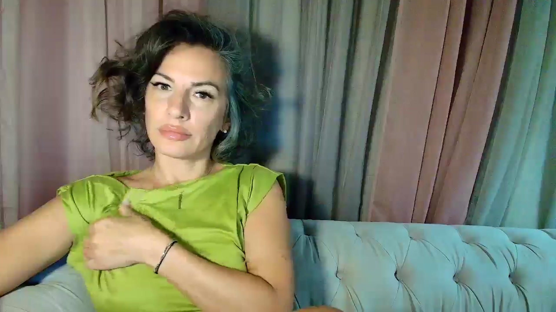 Gallery image thumbnail from Aarte_miss's myfreecams stream on, 09/14/2025, 24:29 image 20 of 20