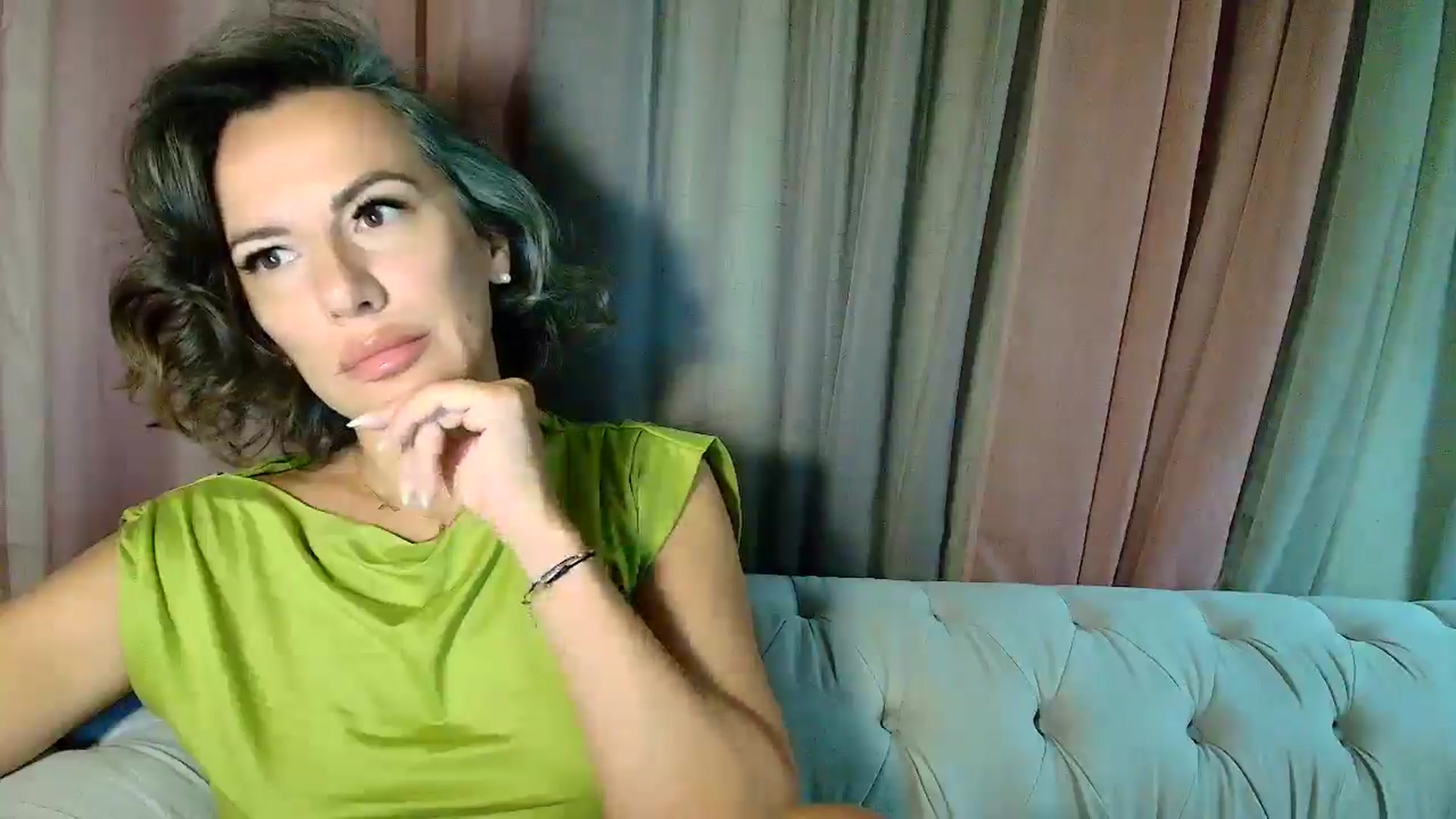 Gallery image thumbnail from Aarte_miss's myfreecams stream on, 09/14/2025, 24:29 image 10 of 20