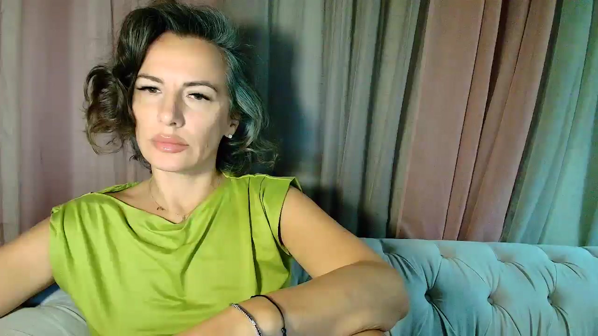 Gallery image thumbnail from Aarte_miss's myfreecams stream on, 09/14/2025, 24:29 image 8 of 20