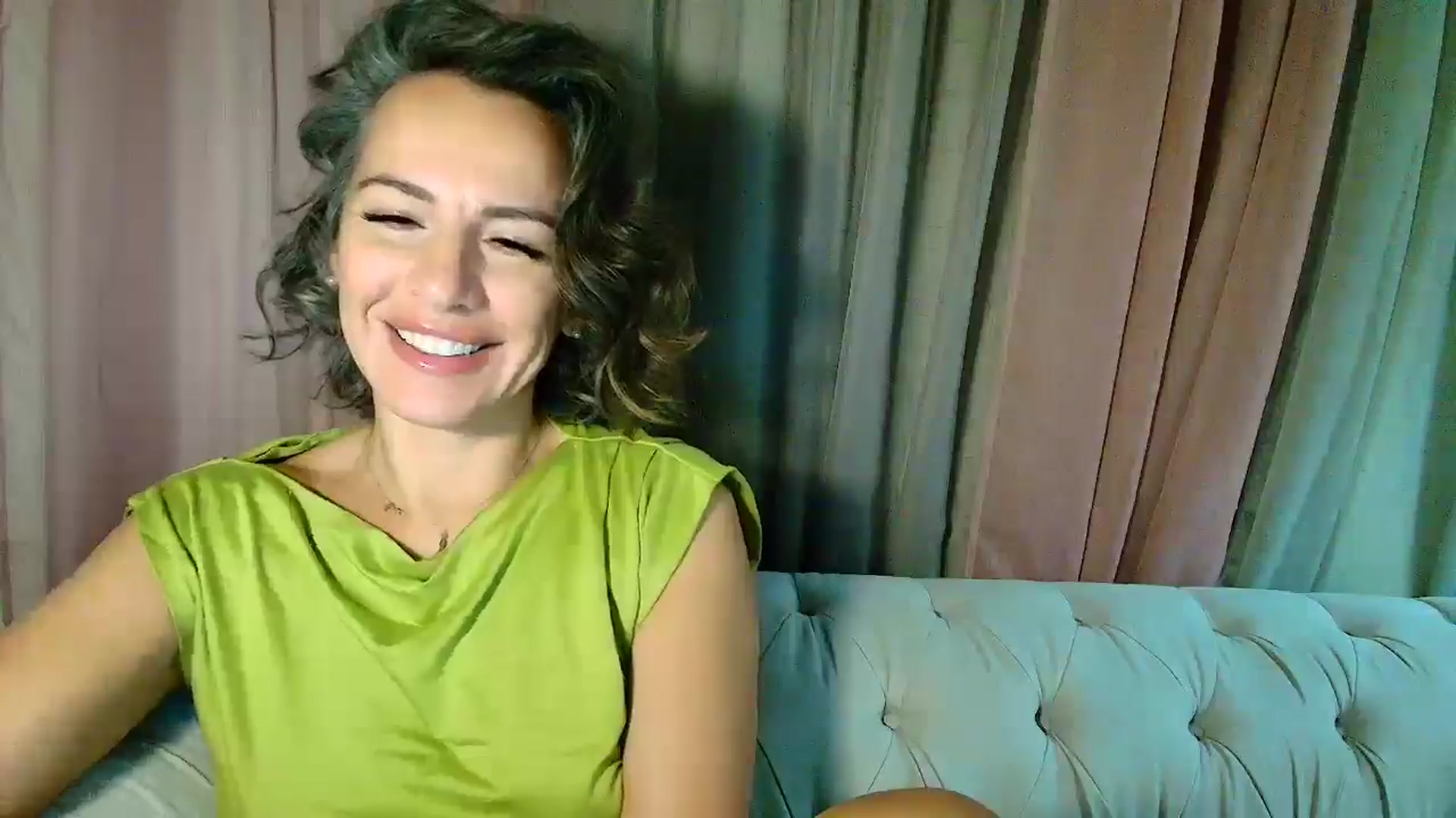 Gallery image thumbnail from Aarte_miss's myfreecams stream on, 09/14/2025, 24:29 image 15 of 20