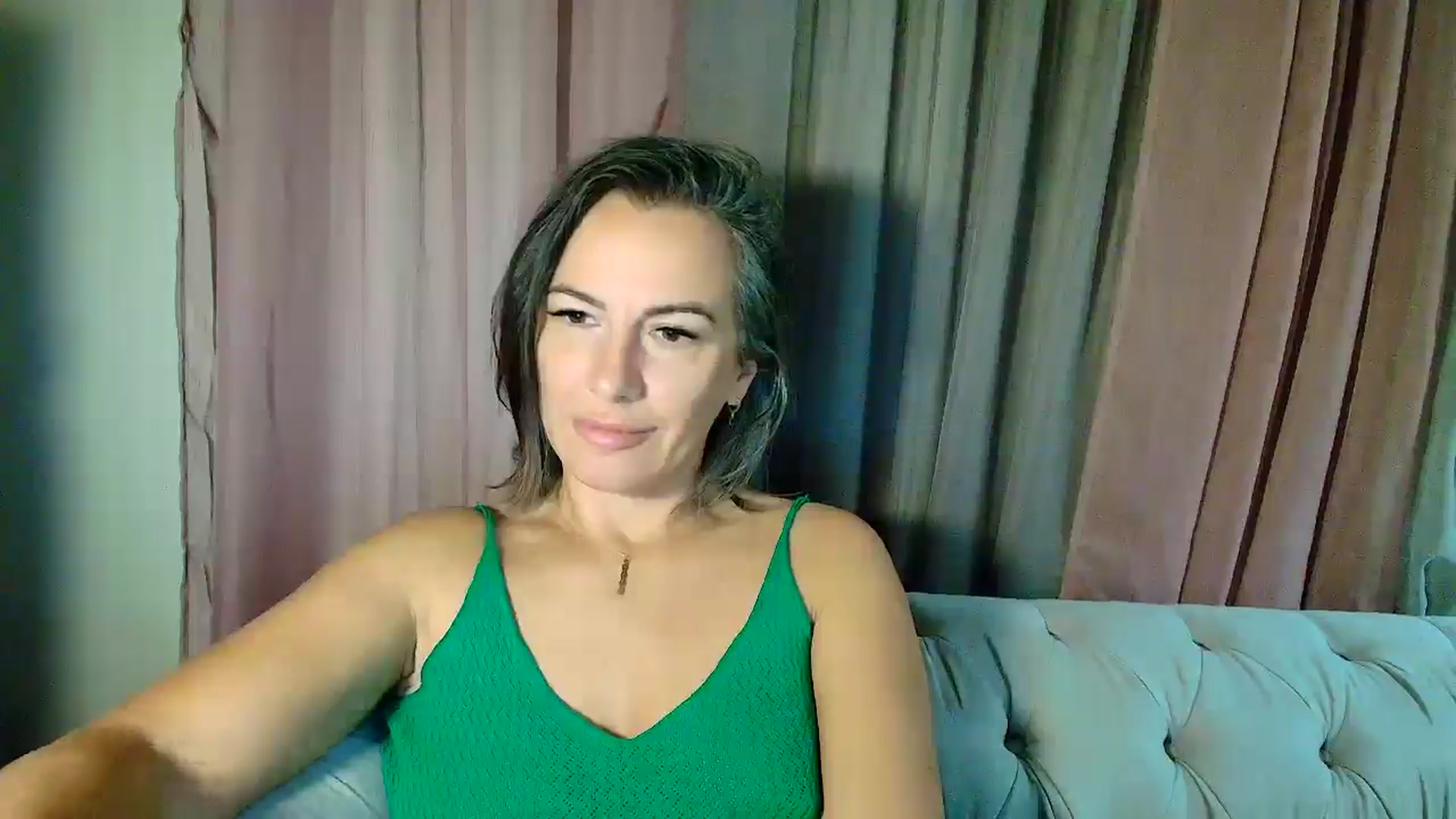 Gallery image thumbnail from Aarte_miss's myfreecams stream on, 10/13/2025, 01:51 image 18 of 20