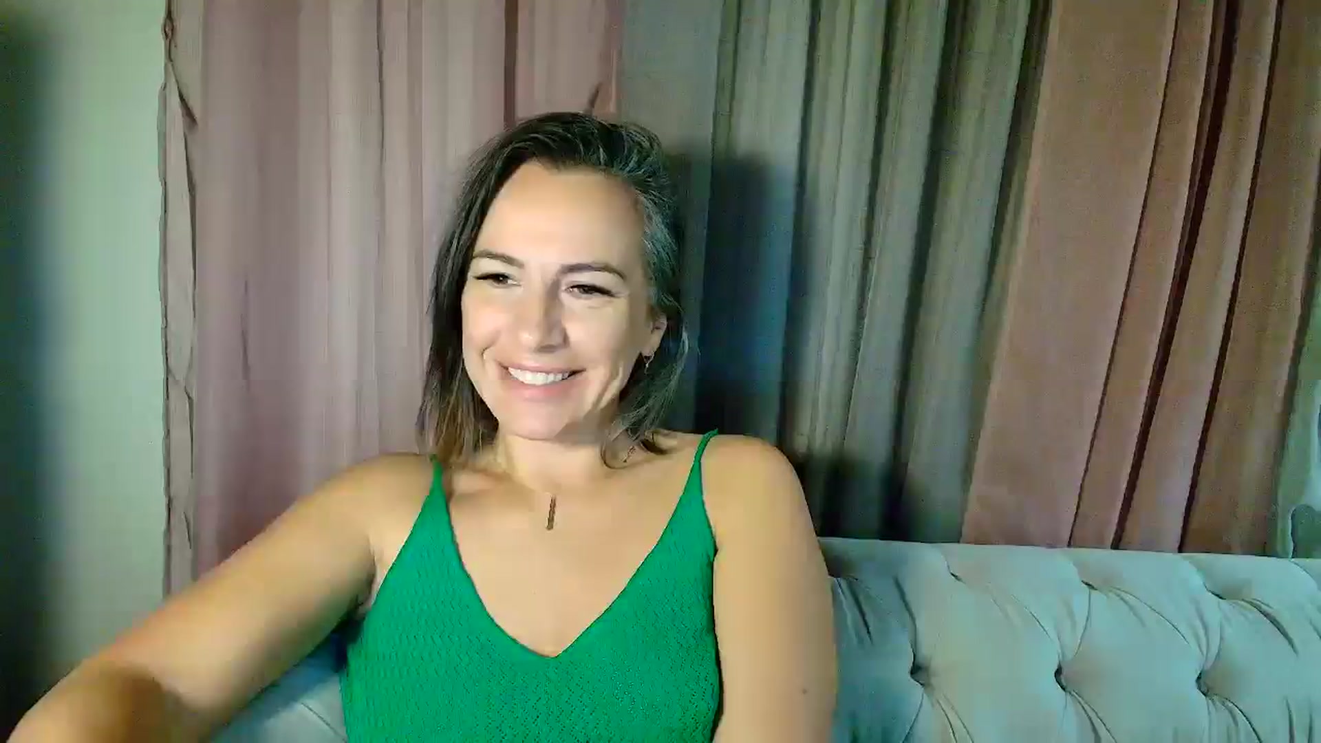 Gallery image thumbnail from Aarte_miss's myfreecams stream on, 10/13/2025, 01:51 image 14 of 20