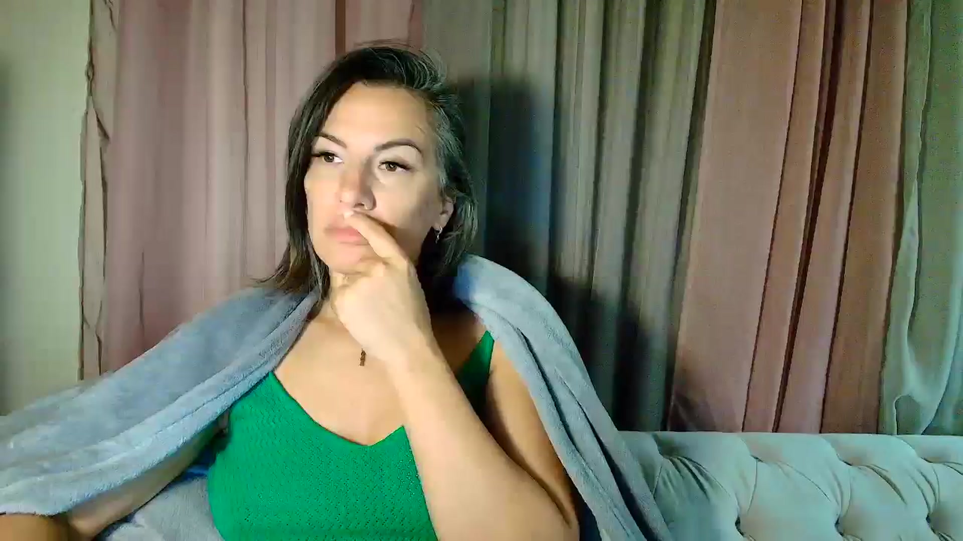 Gallery image thumbnail from Aarte_miss's myfreecams stream on, 10/13/2025, 03:10 image 12 of 20
