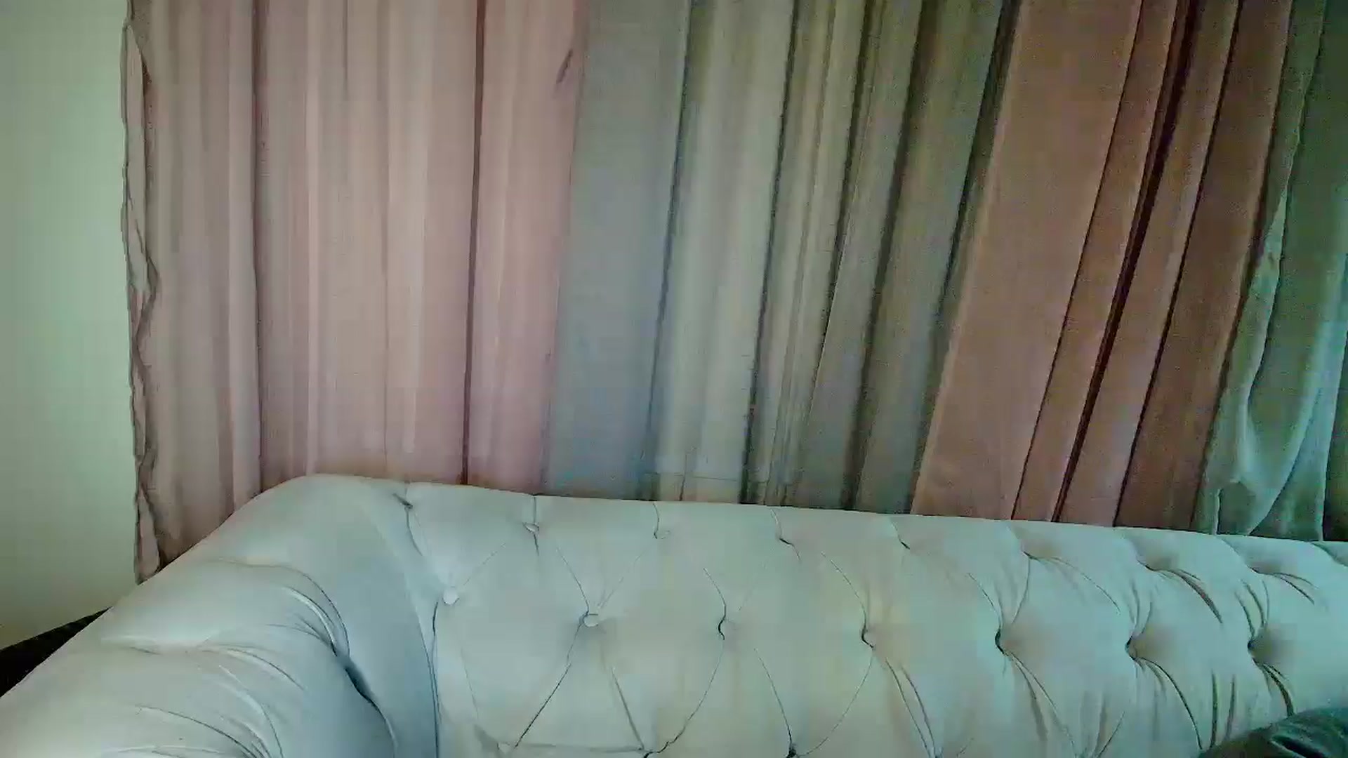 Gallery image thumbnail from Aarte_miss's myfreecams stream on, 10/15/2025, 23:25 image 9 of 20