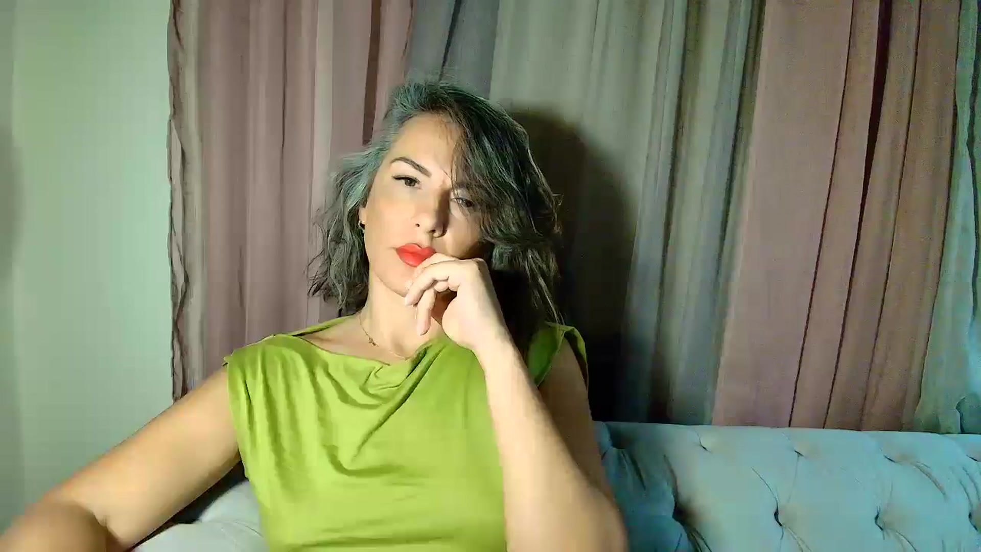 Gallery image thumbnail from Aarte_miss's myfreecams stream on, 10/18/2025, 01:08 image 18 of 20