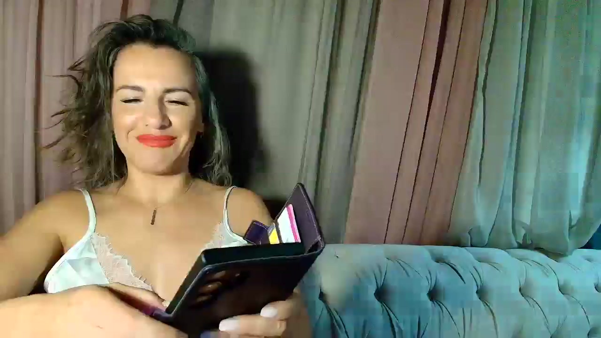 Gallery image thumbnail from Aarte_miss's myfreecams stream on, 10/19/2025, 22:37 image 17 of 20