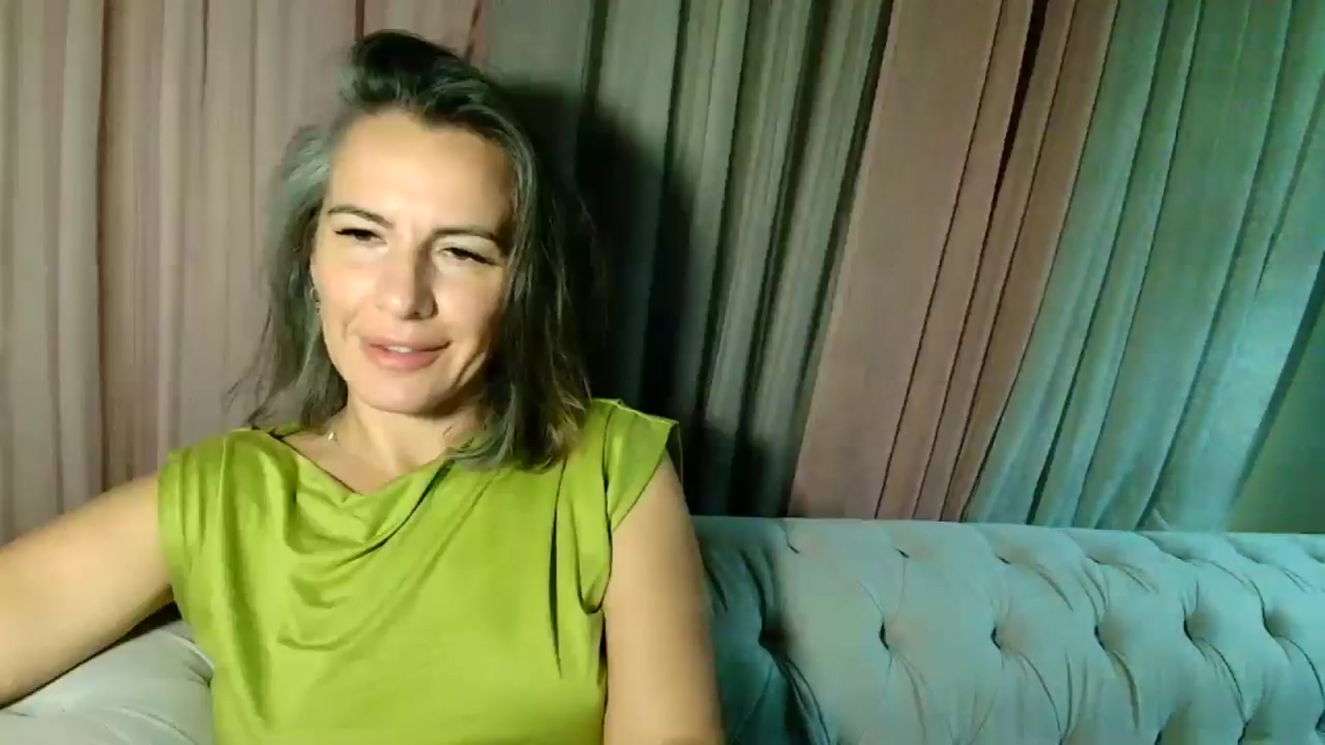 Gallery image thumbnail from Aarte_miss's myfreecams stream on, 11/06/2025, 24:00 image 4 of 20