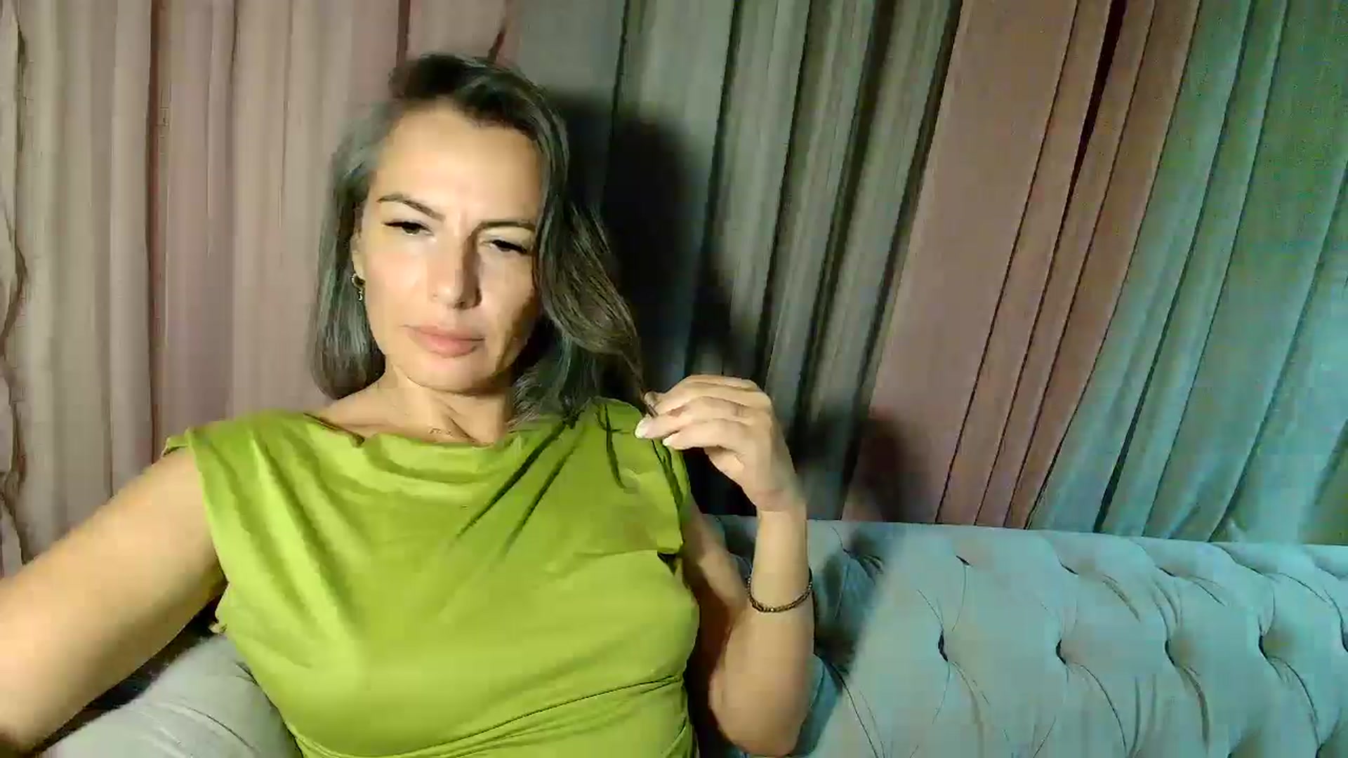Gallery image thumbnail from Aarte_miss's myfreecams stream on, 11/06/2025, 01:40 image 4 of 20