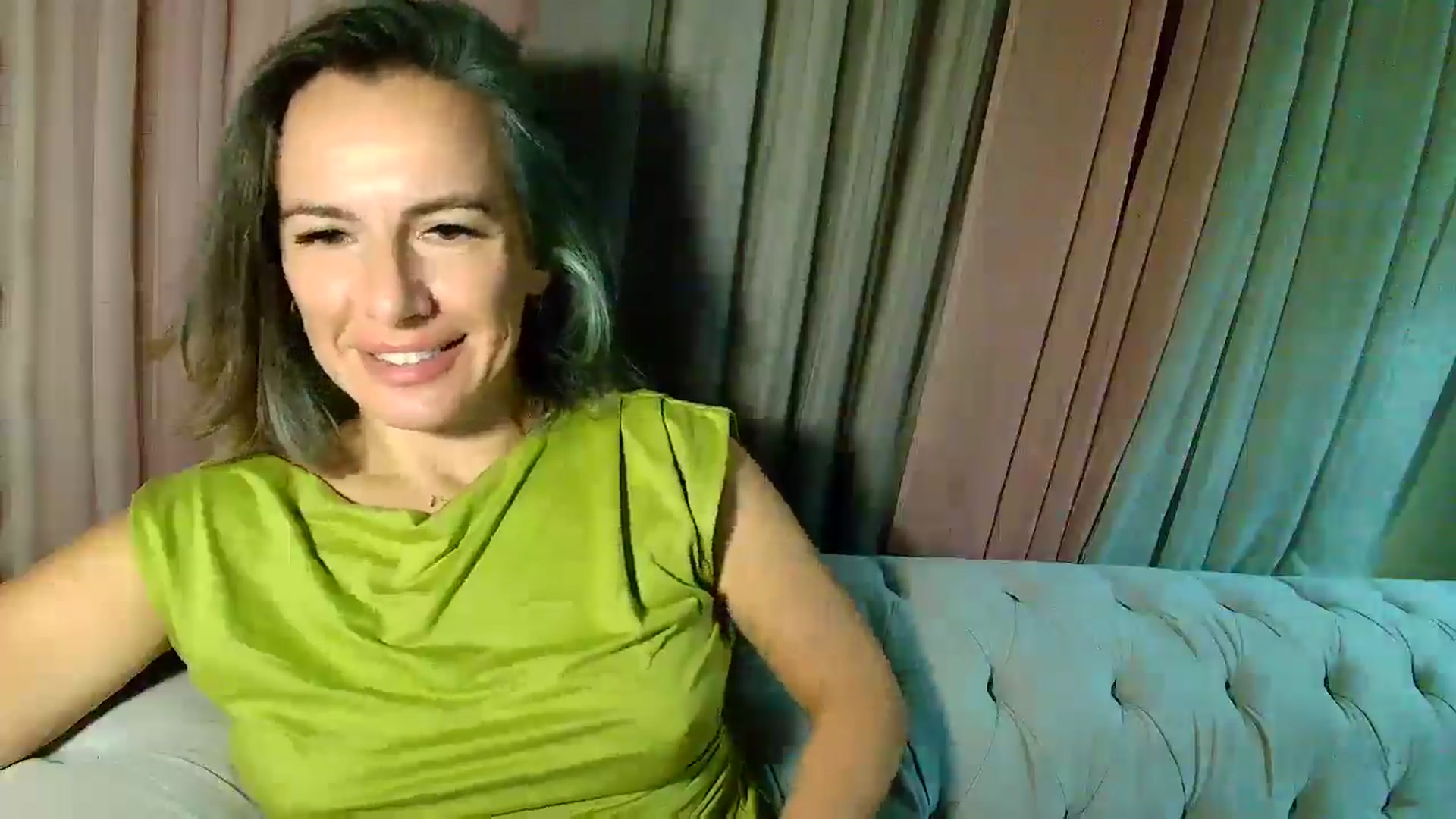 Gallery image thumbnail from Aarte_miss's myfreecams stream on, 11/06/2025, 02:35 image 5 of 20
