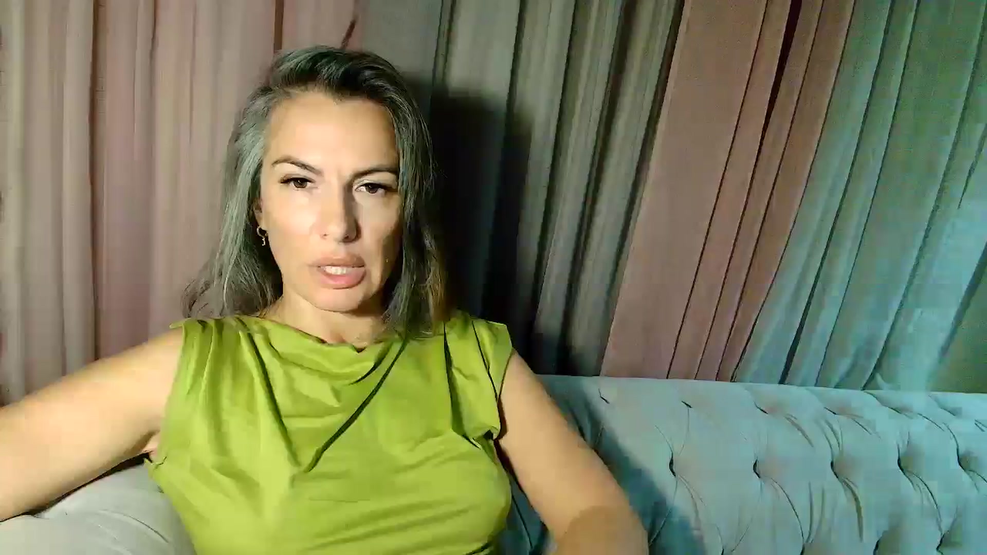 Gallery image thumbnail from Aarte_miss's myfreecams stream on, 11/06/2025, 02:35 image 19 of 20