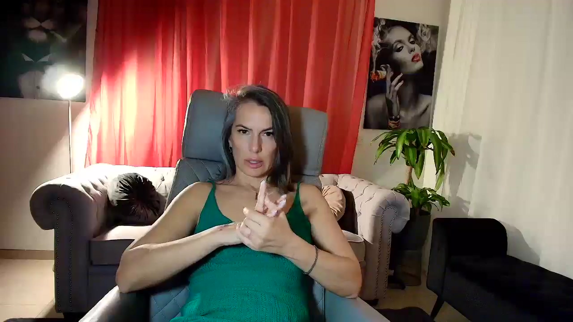 Gallery image thumbnail from Aarte_miss's myfreecams stream on, 11/08/2025, 23:02 image 17 of 20