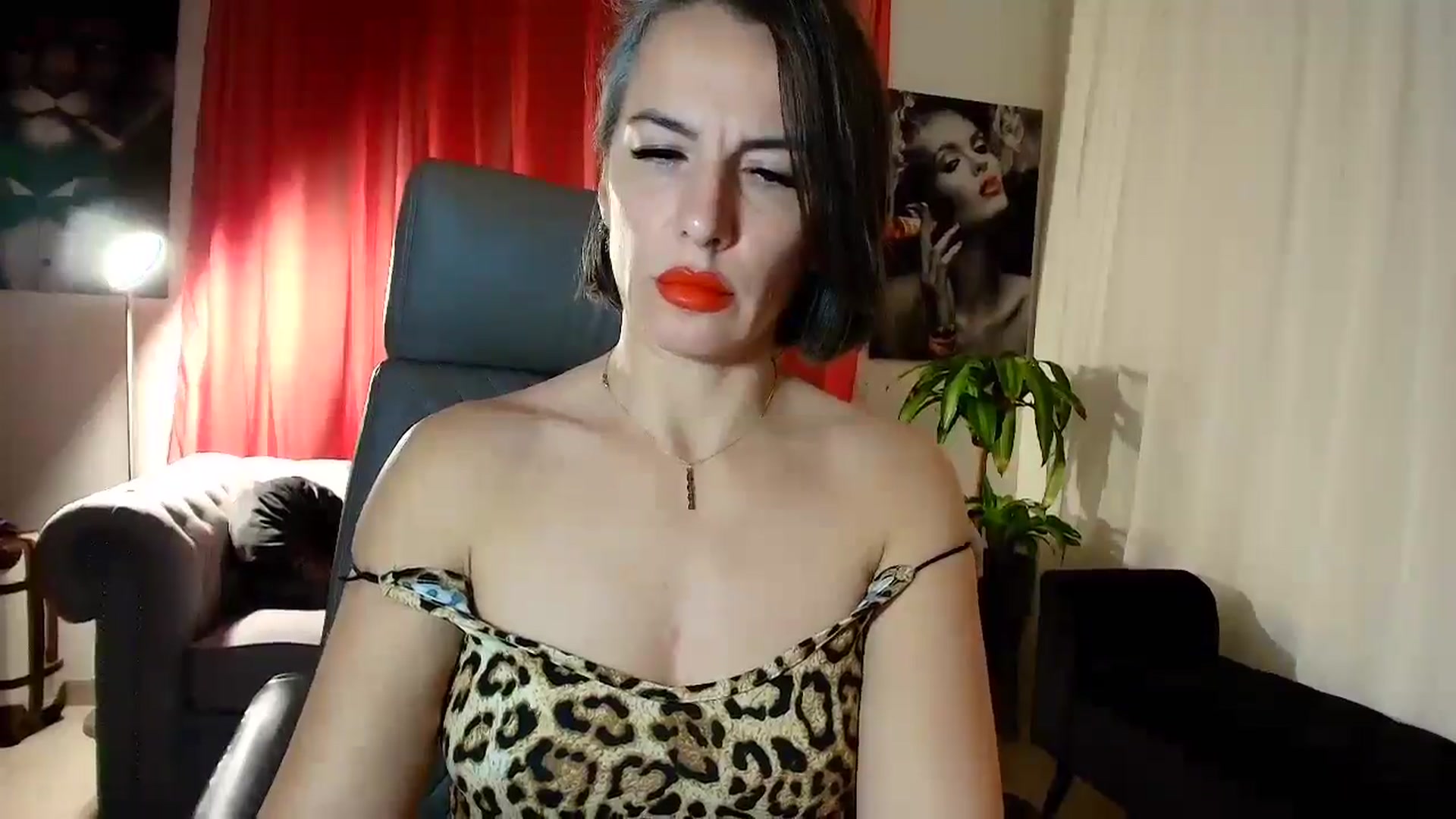 Gallery image thumbnail from Aarte_miss's myfreecams stream on, 11/28/2025, 03:09 image 6 of 20