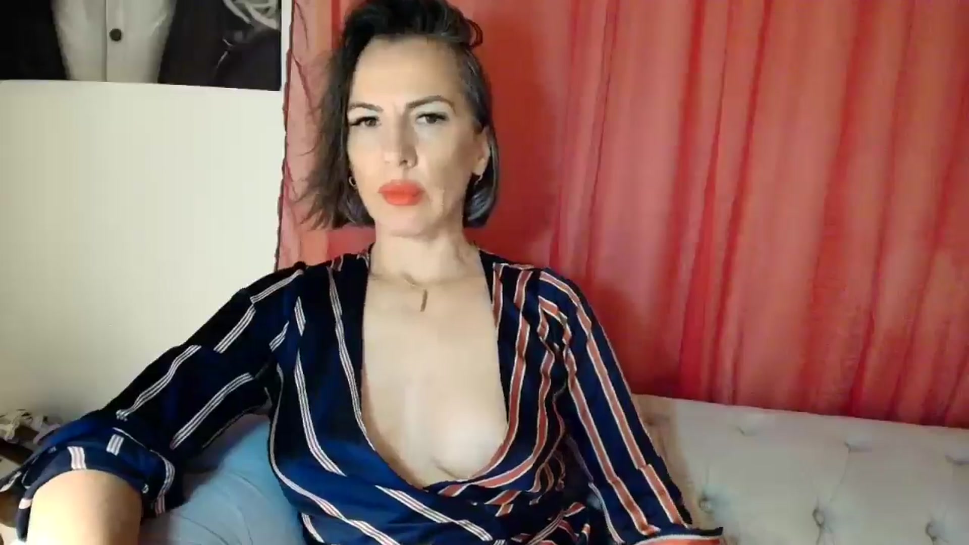 Gallery image thumbnail from Aarte_miss's myfreecams stream on, 11/30/2025, 17:51 image 9 of 20