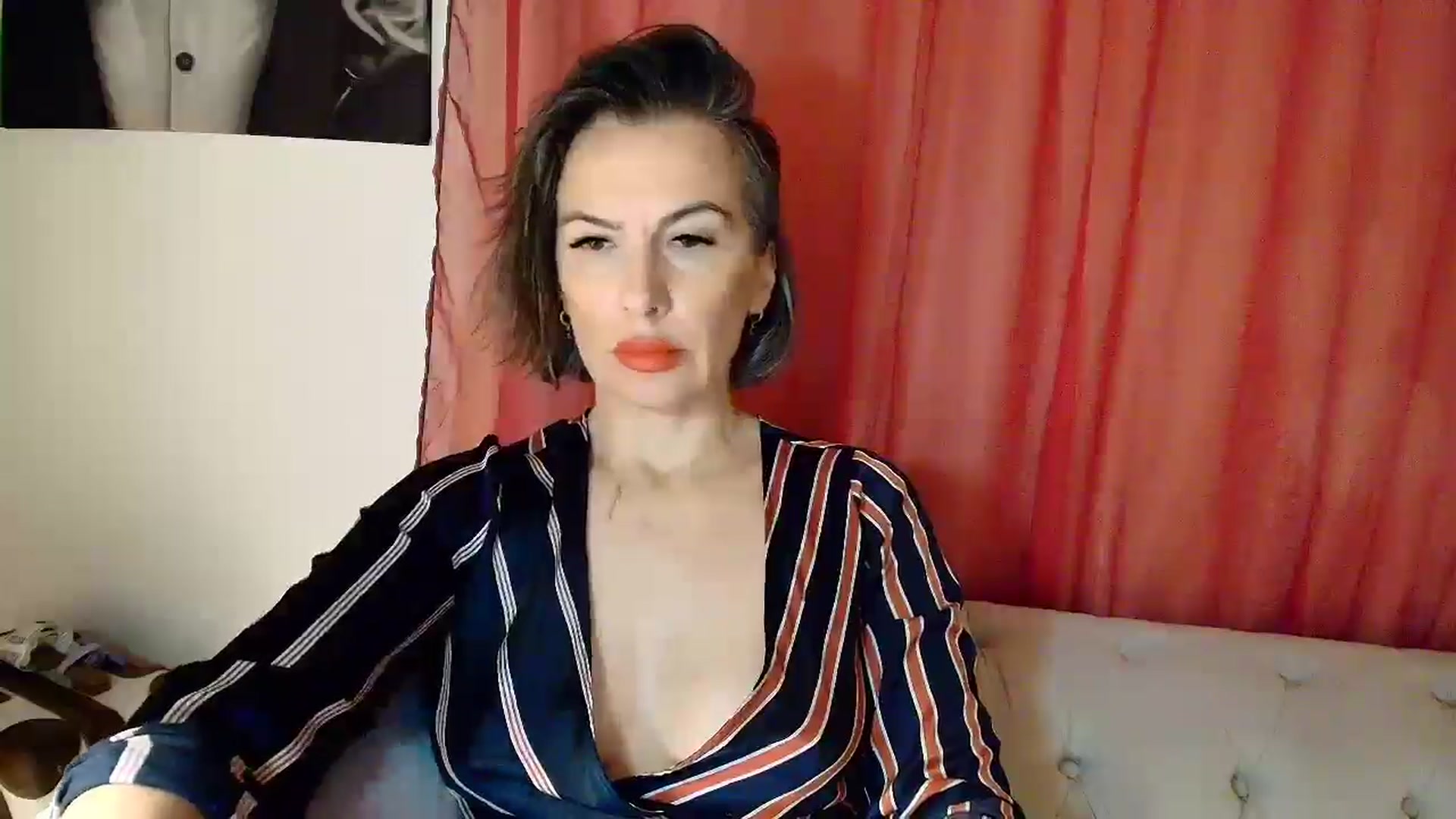 Gallery image thumbnail from Aarte_miss's myfreecams stream on, 11/30/2025, 17:51 image 20 of 20