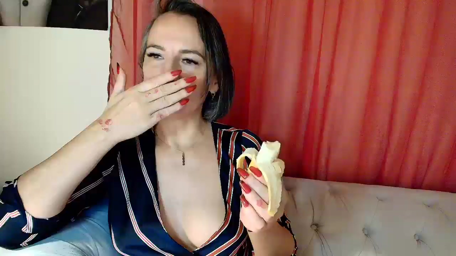 Gallery image thumbnail from Aarte_miss's myfreecams stream on, 12/01/2025, 06:54 image 12 of 20
