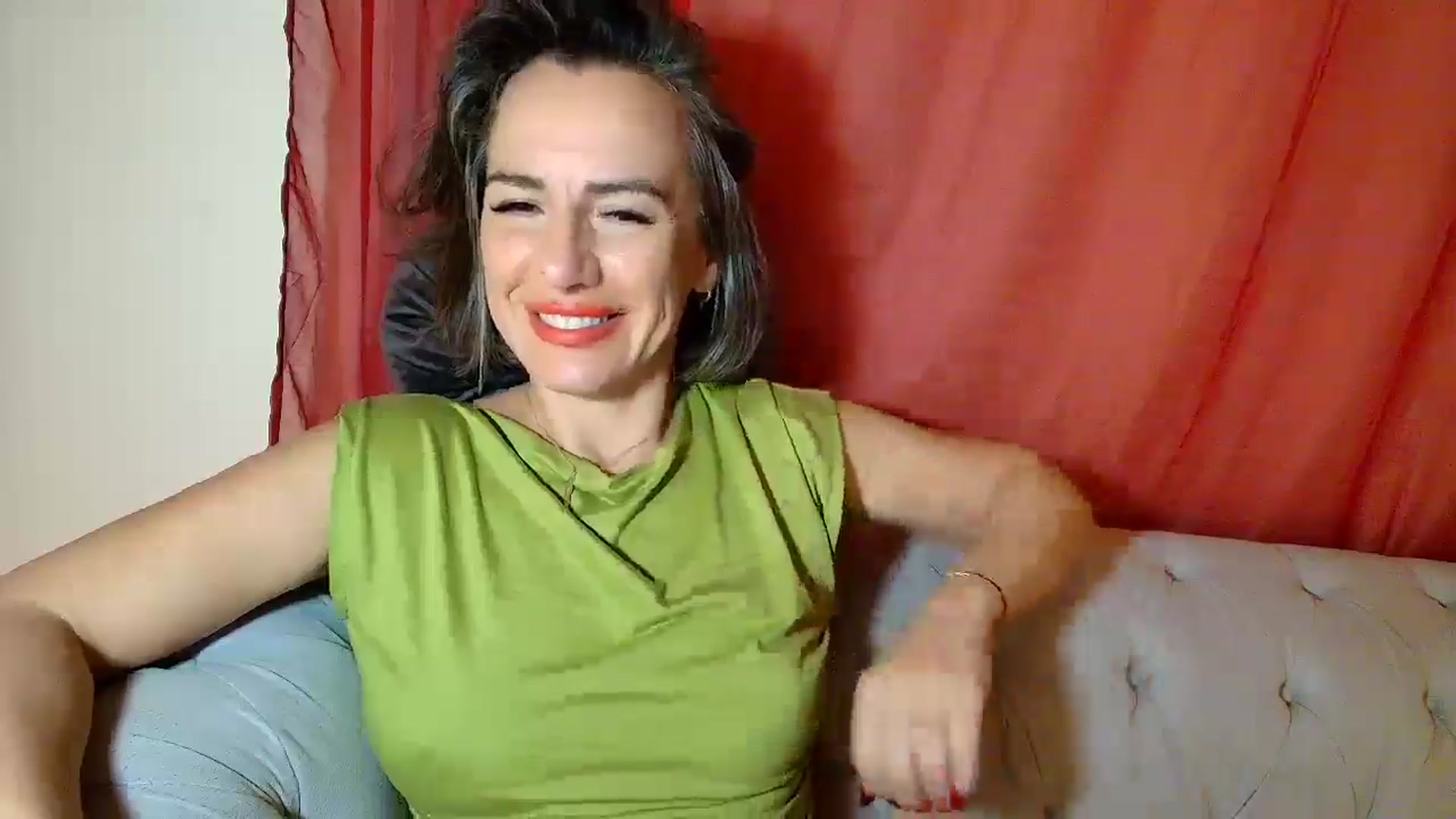 Gallery image thumbnail from Aarte_miss's myfreecams stream on, 12/13/2025, 03:13 image 19 of 20