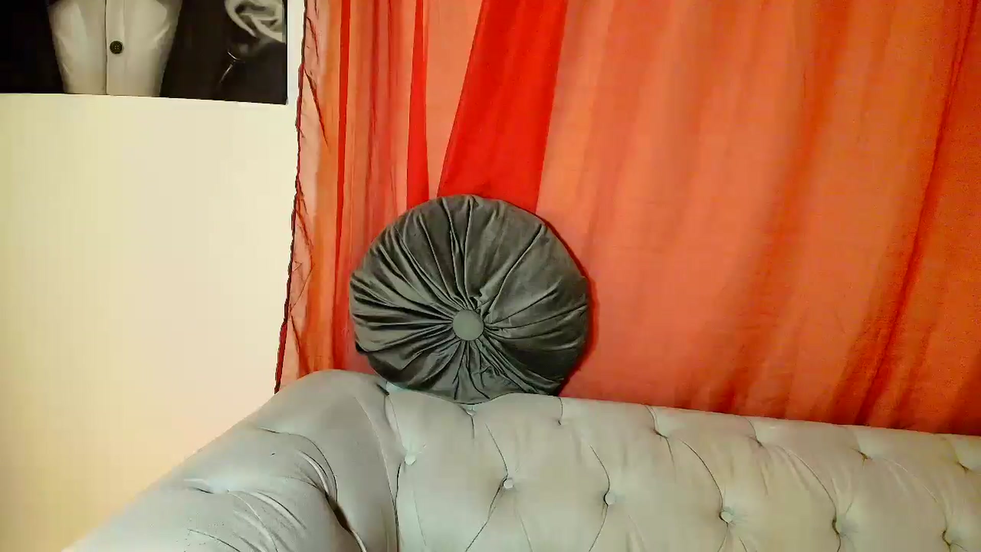 Gallery image thumbnail from Aarte_miss's myfreecams stream on, 12/16/2025, 02:39 image 3 of 20