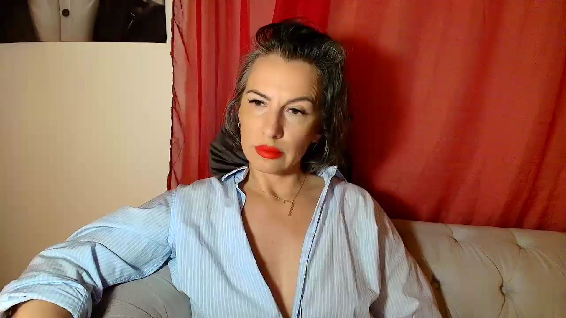 Gallery image thumbnail from Aarte_miss's myfreecams stream on, 12/18/2025, 04:07 image 3 of 20