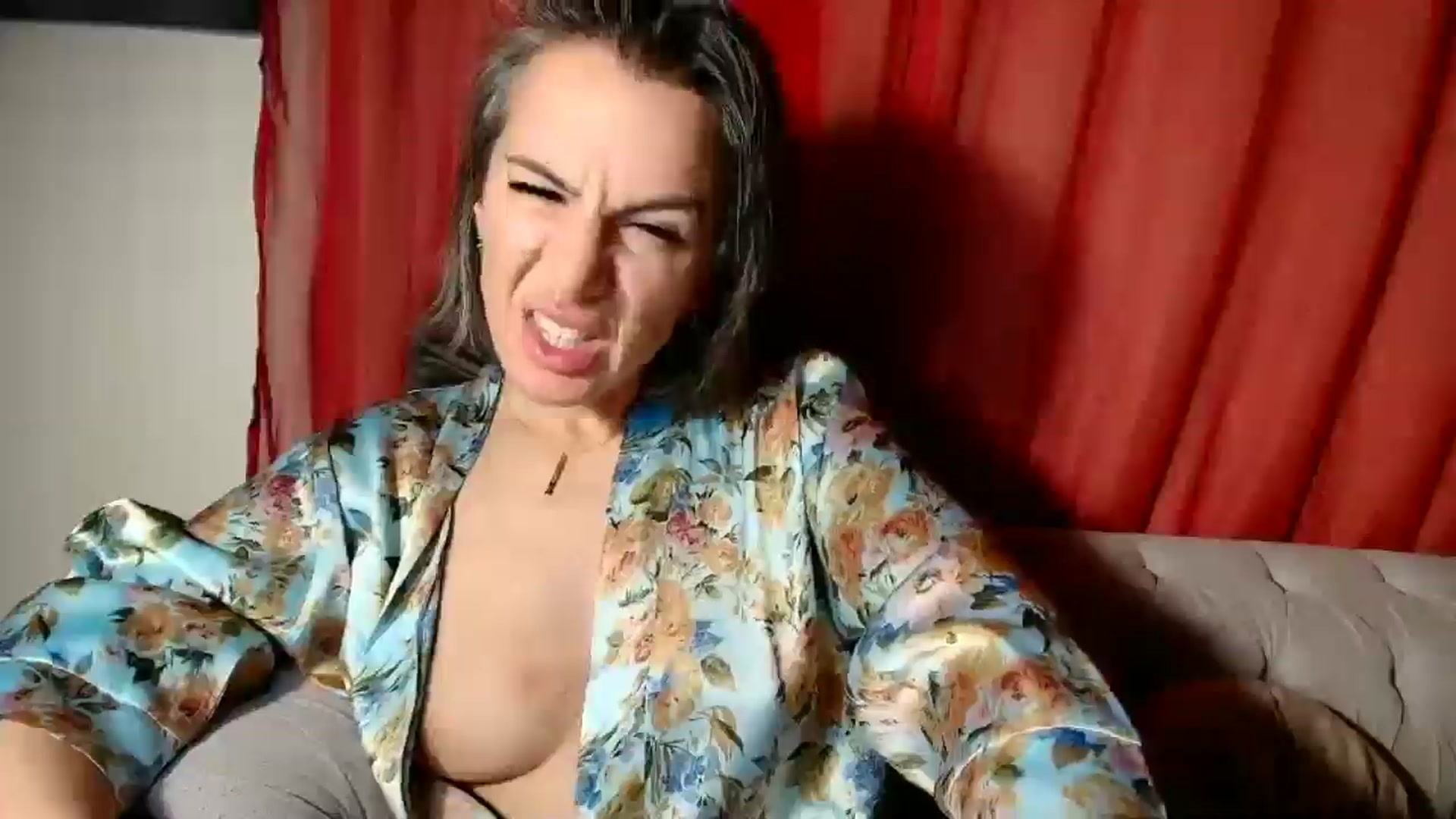 Gallery image thumbnail from Aarte_miss's myfreecams stream on, 01/12/2026, 03:04 image 9 of 20