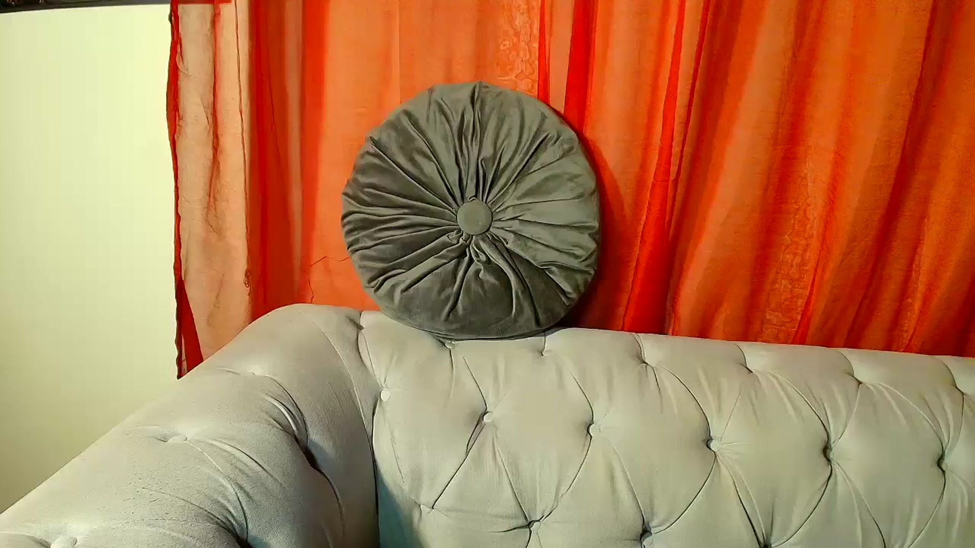 Gallery image thumbnail from Aarte_miss's myfreecams stream on, 04/01/2026, 05:44 image 2 of 20