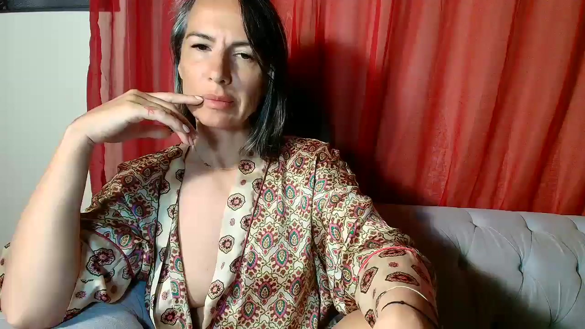 Gallery image thumbnail from Aarte_miss's myfreecams stream on, 04/01/2026, 08:54 image 9 of 20