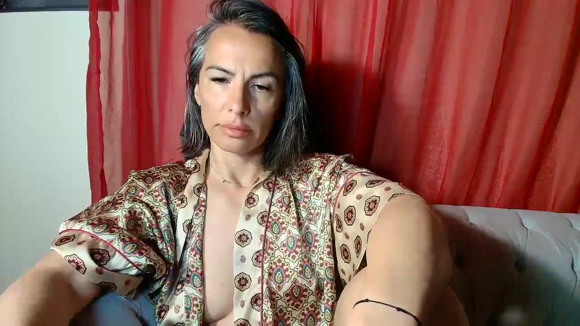Gallery image thumbnail from Aarte_miss's myfreecams stream on, 04/01/2026, 08:54 image 16 of 20