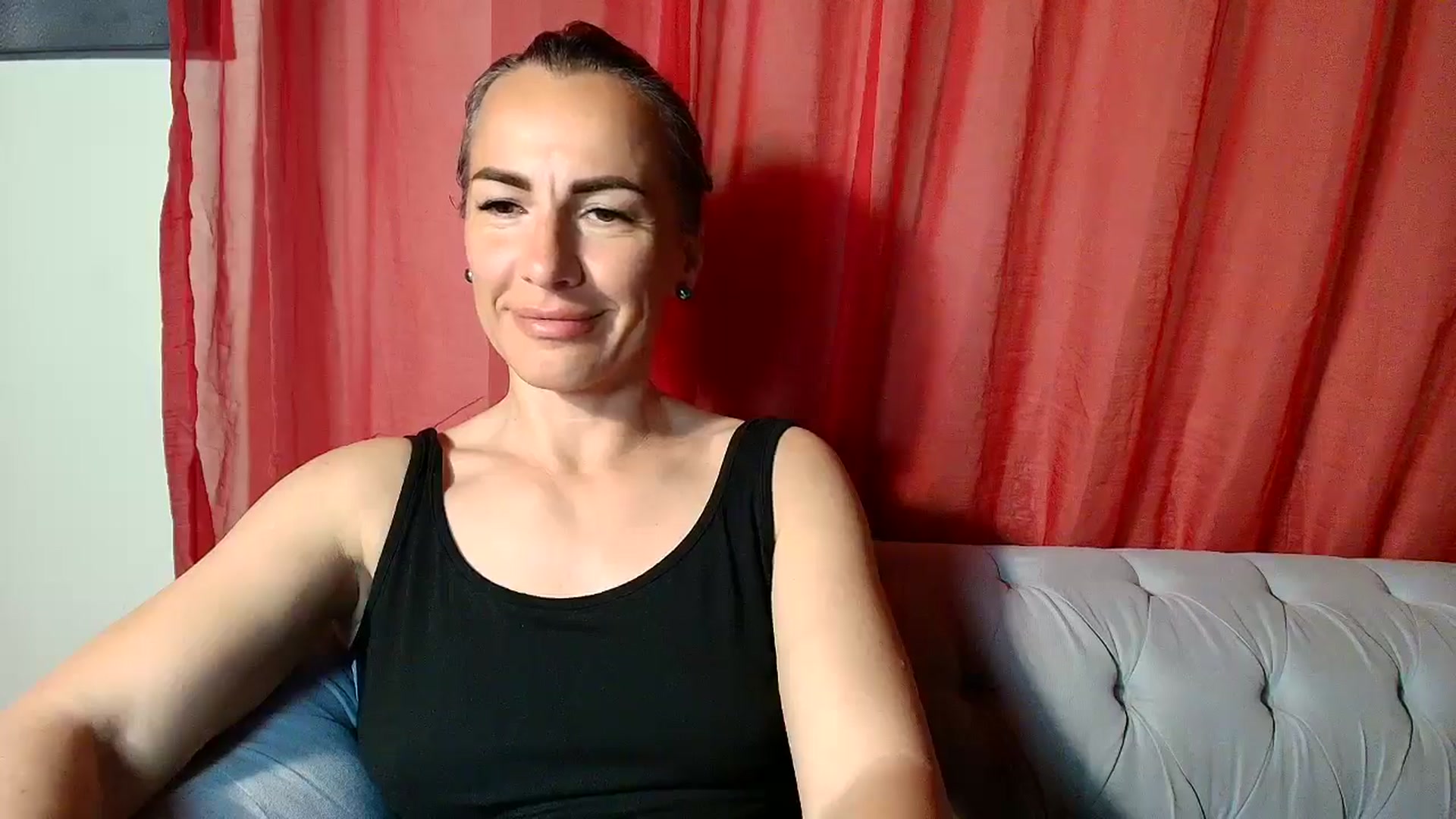 Gallery image thumbnail from Aarte_miss's myfreecams stream on, 04/04/2026, 14:23 image 4 of 20