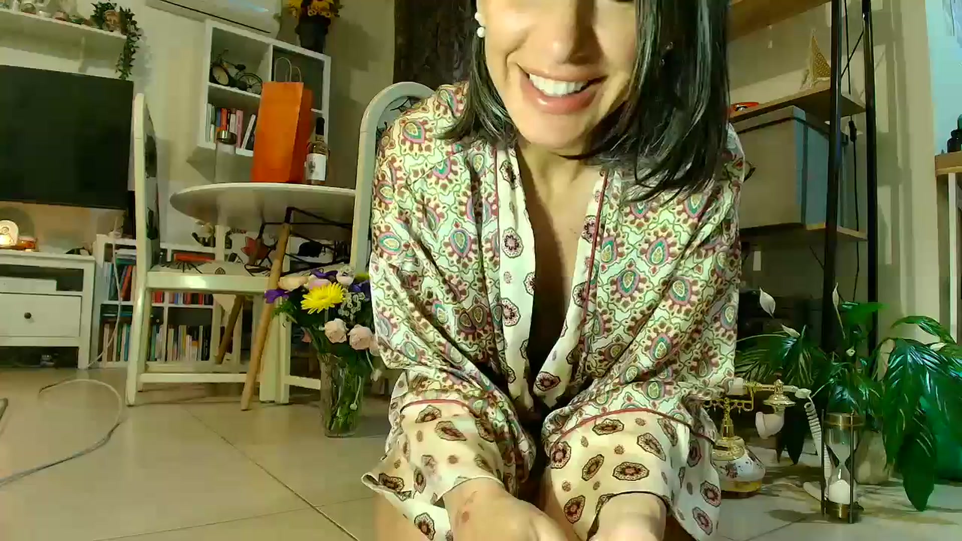 Gallery image thumbnail from Aarte_miss's myfreecams stream on, 04/19/2026, 03:33 image 11 of 20