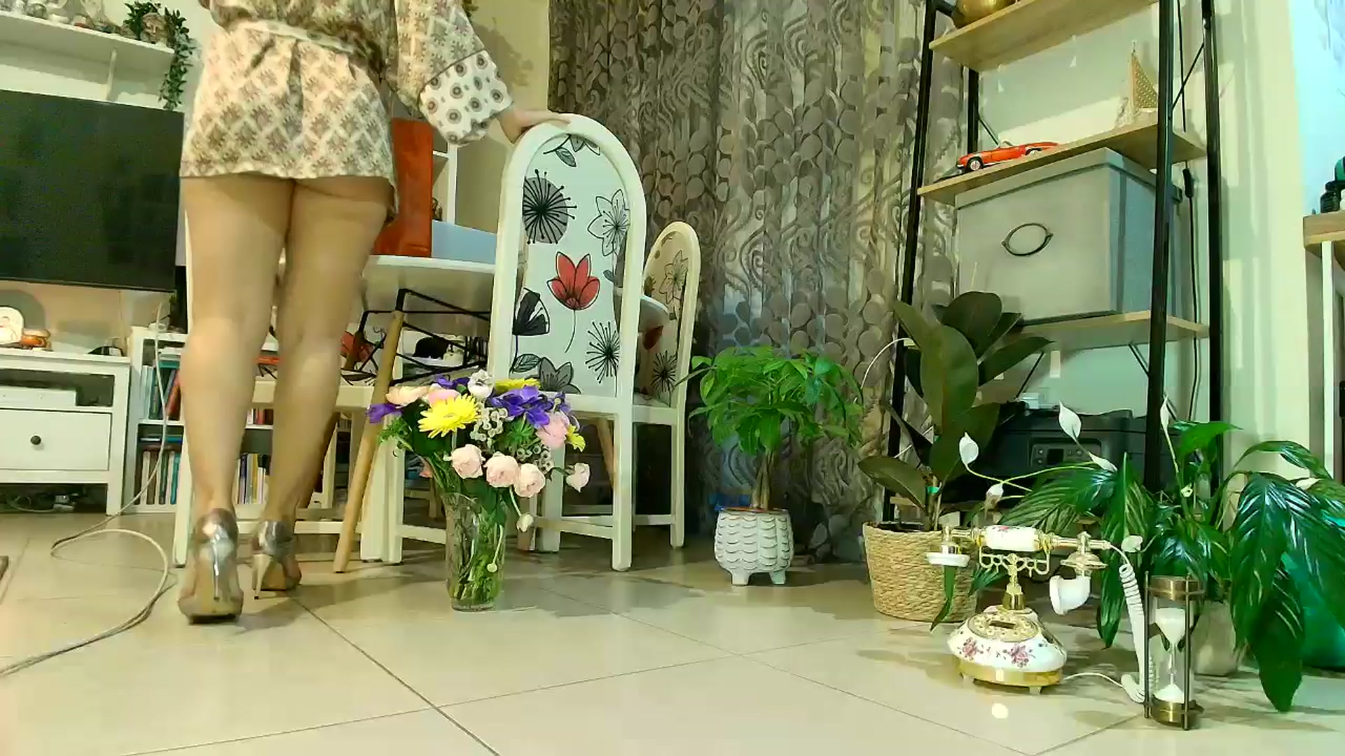 Gallery image thumbnail from Aarte_miss's myfreecams stream on, 04/19/2026, 03:33 image 1 of 20