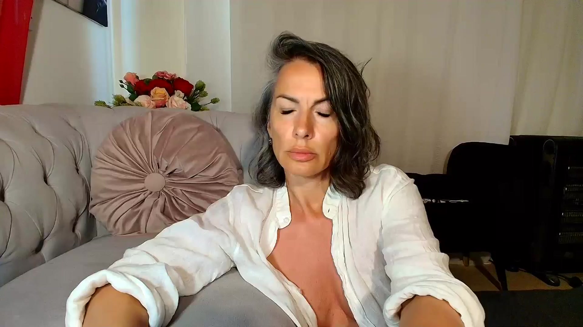 Gallery image thumbnail from Aarte_miss's myfreecams stream on, 04/29/2026, 13:32 image 13 of 20