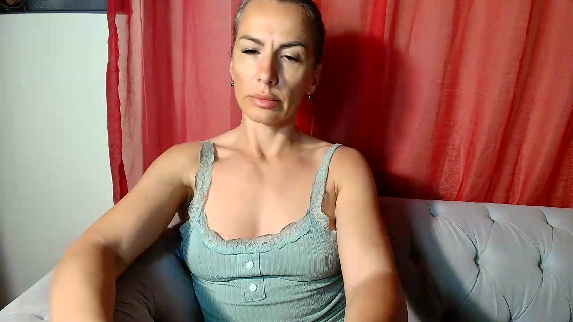 Gallery image thumbnail from Aarte_miss's myfreecams stream on, 05/01/2026, 07:58 image 15 of 20