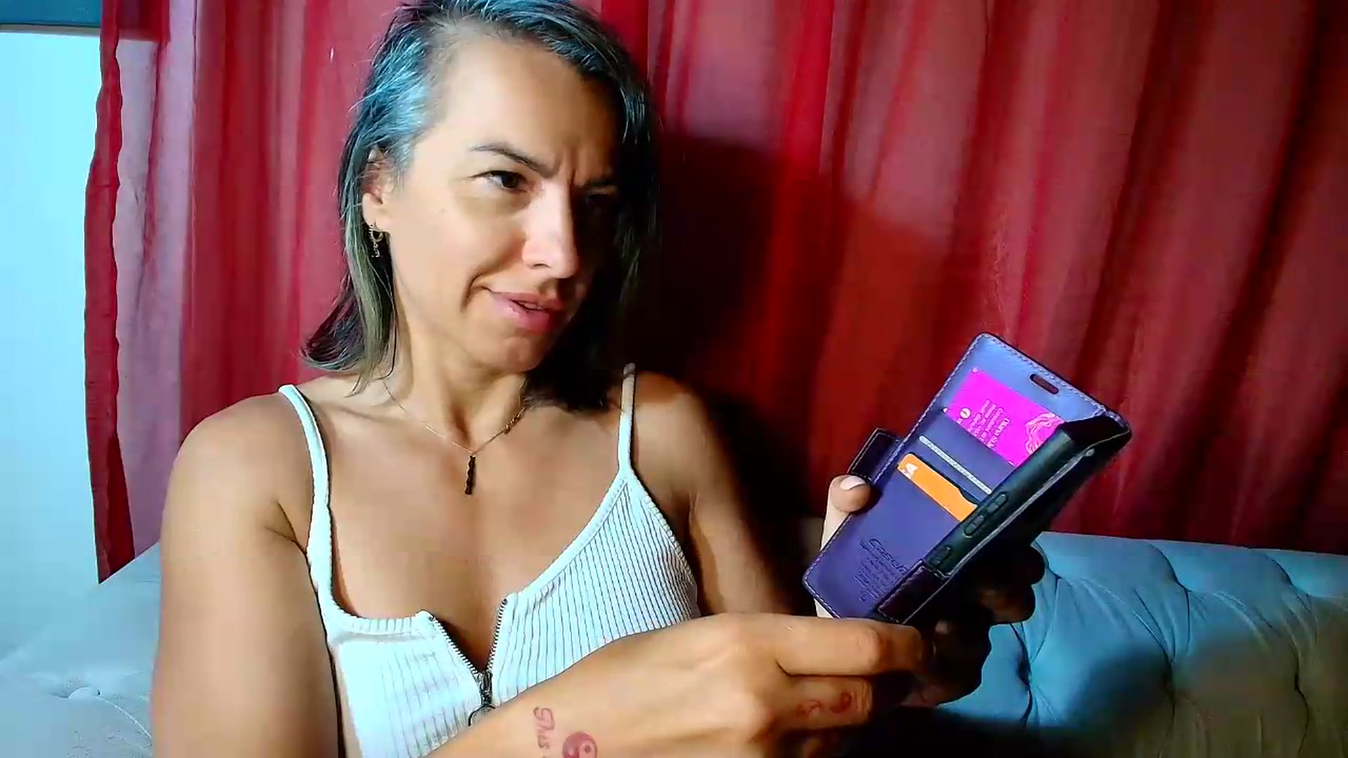 Gallery image thumbnail from Aarte_miss's myfreecams stream on, 05/15/2026, 04:52 image 2 of 20