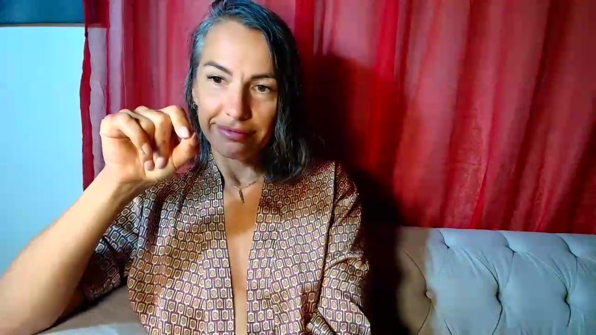 Gallery image thumbnail from Aarte_miss's myfreecams stream on, 05/17/2026, 04:31 image 16 of 20