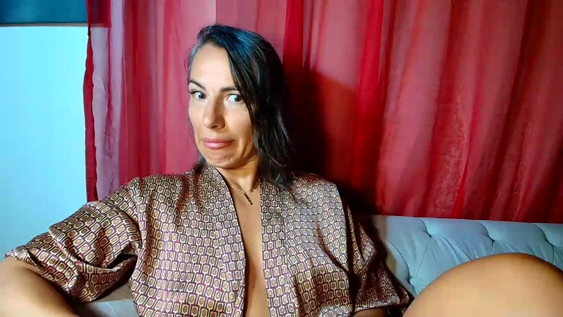 Gallery image thumbnail from Aarte_miss's myfreecams stream on, 05/17/2026, 04:31 image 18 of 20