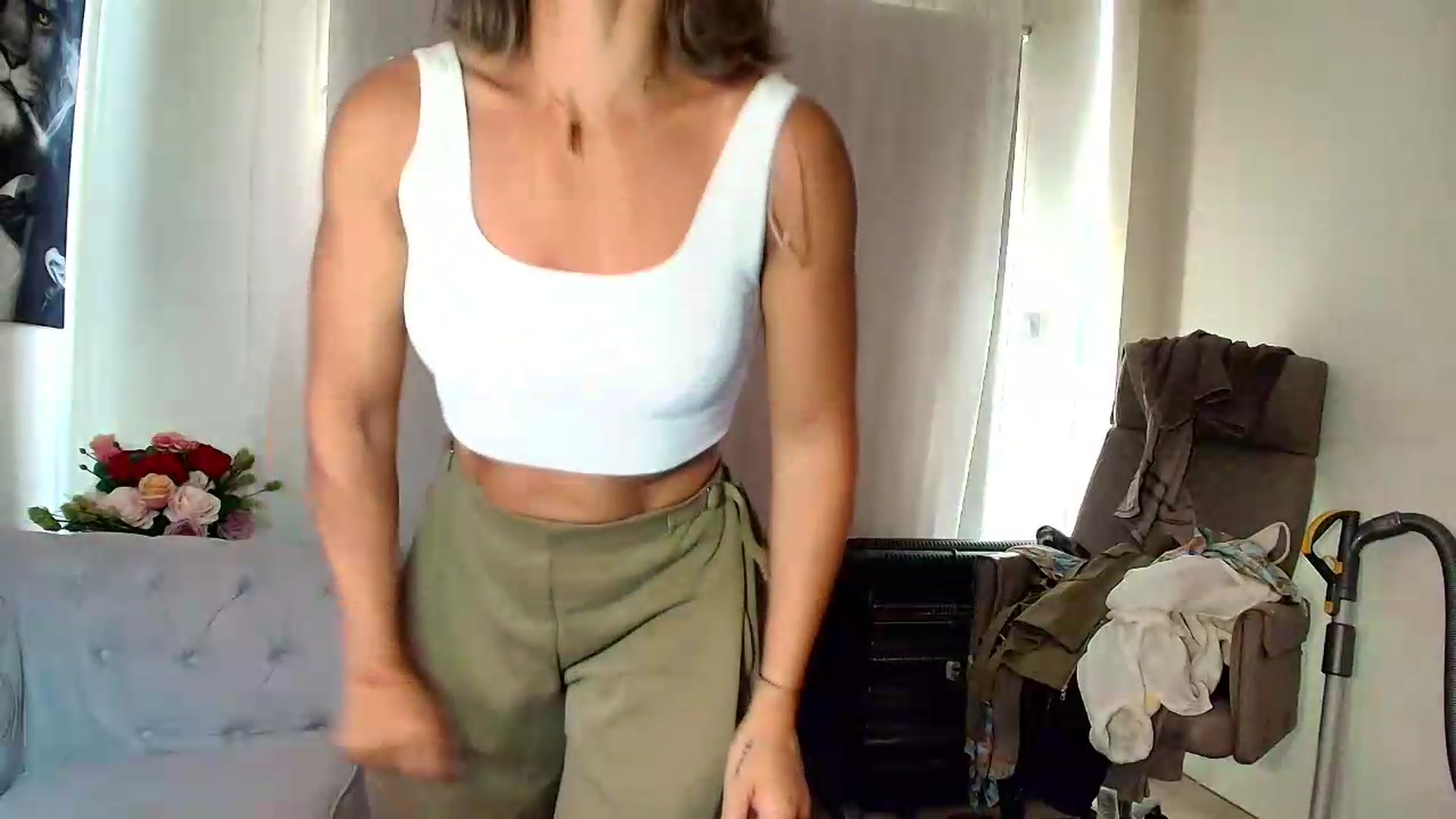 Gallery image thumbnail from Aarte_miss's myfreecams stream on, 05/17/2026, 16:05 image 6 of 20