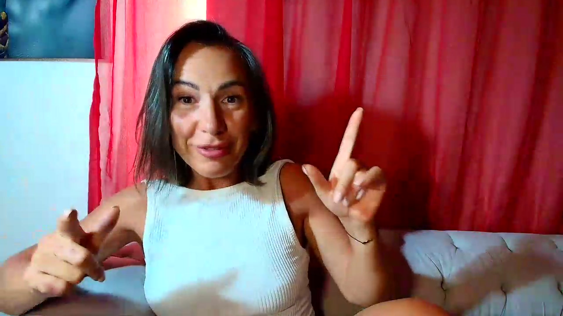 Gallery image thumbnail from Aarte_miss's myfreecams stream on, 05/17/2026, 16:05 image 4 of 20