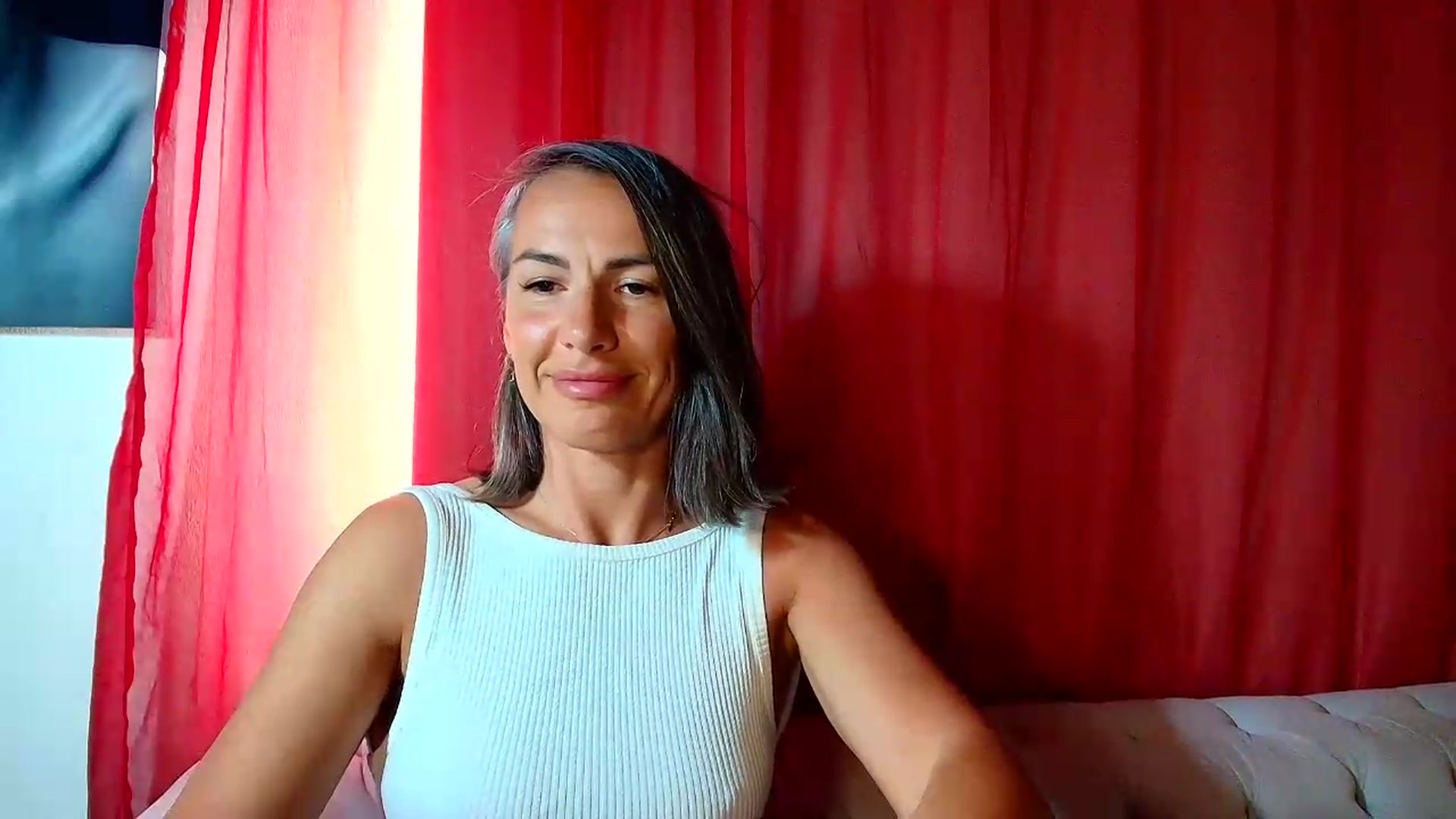 Gallery image thumbnail from Aarte_miss's myfreecams stream on, 05/17/2026, 16:05 image 2 of 20