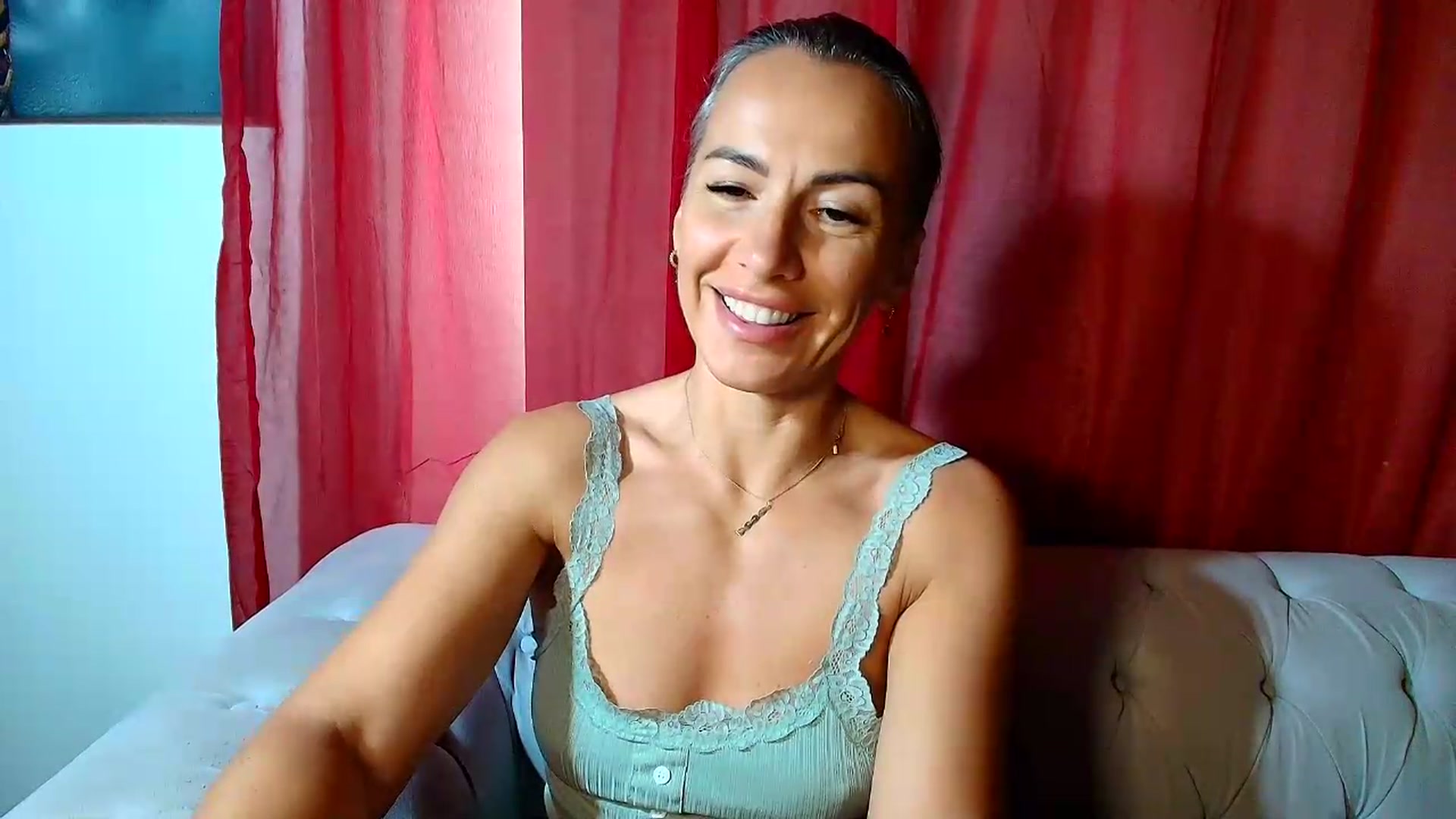 Gallery image thumbnail from Aarte_miss's myfreecams stream on, 05/24/2026, 08:29 image 19 of 20