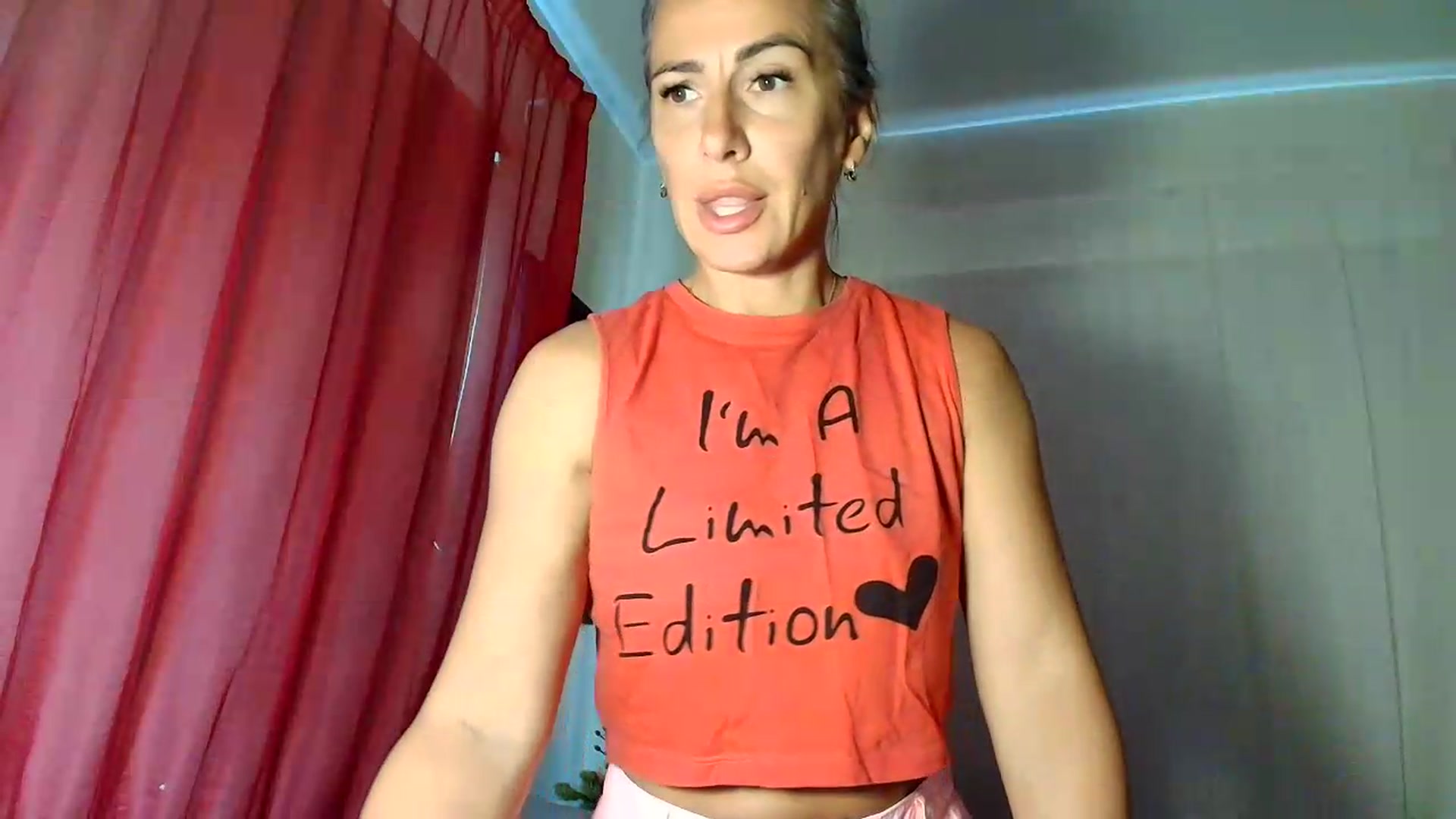 Gallery image thumbnail from Aarte_miss's myfreecams stream on, 06/14/2026, 05:10 image 3 of 20